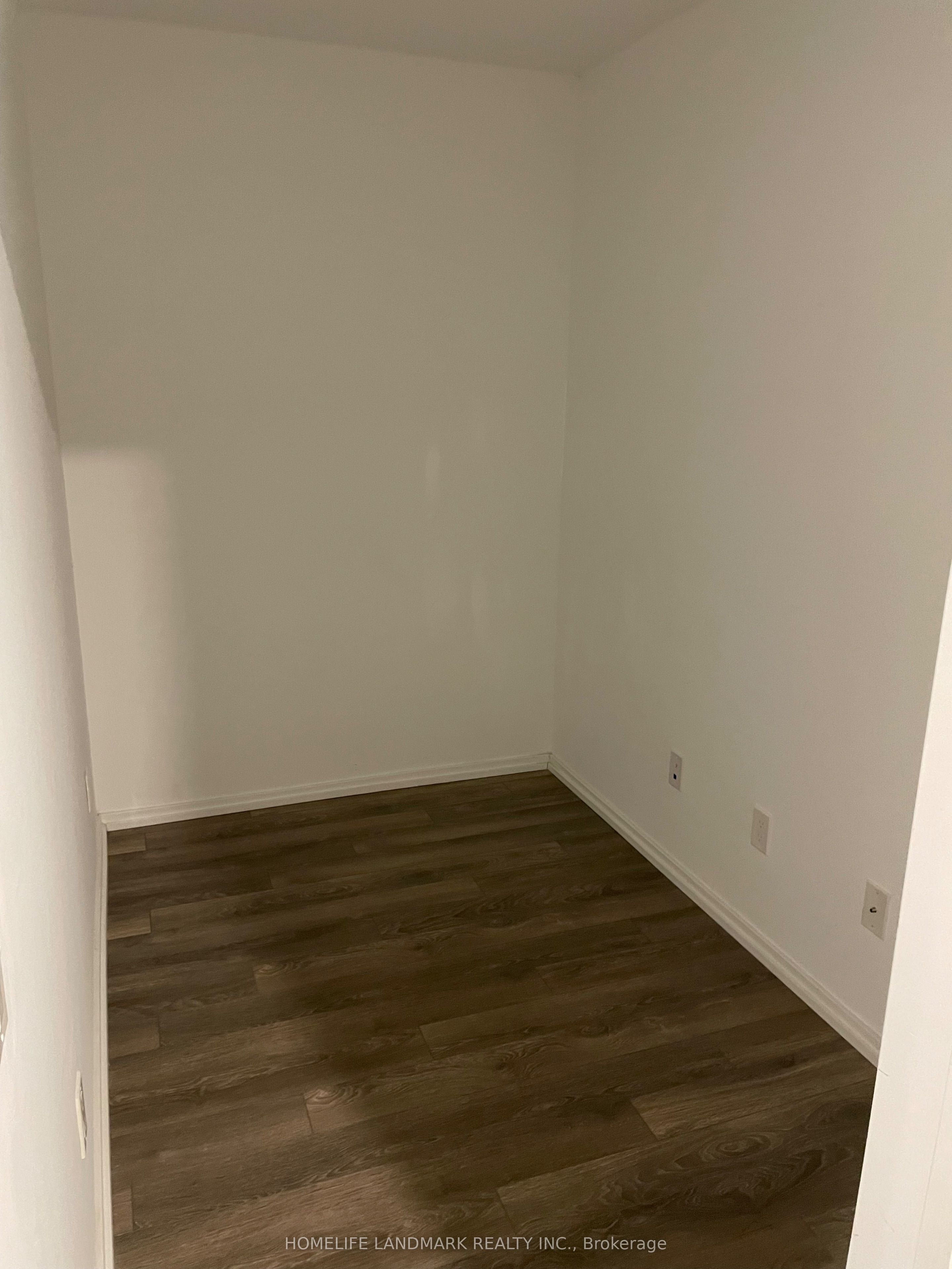 #1611 - 197 Yonge Street Property Photo 11