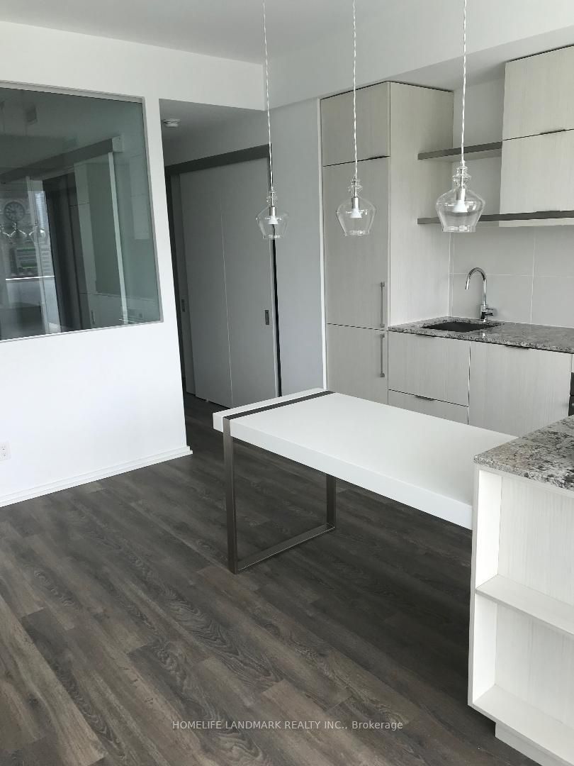 #1611 - 197 Yonge Street Property Photo 12