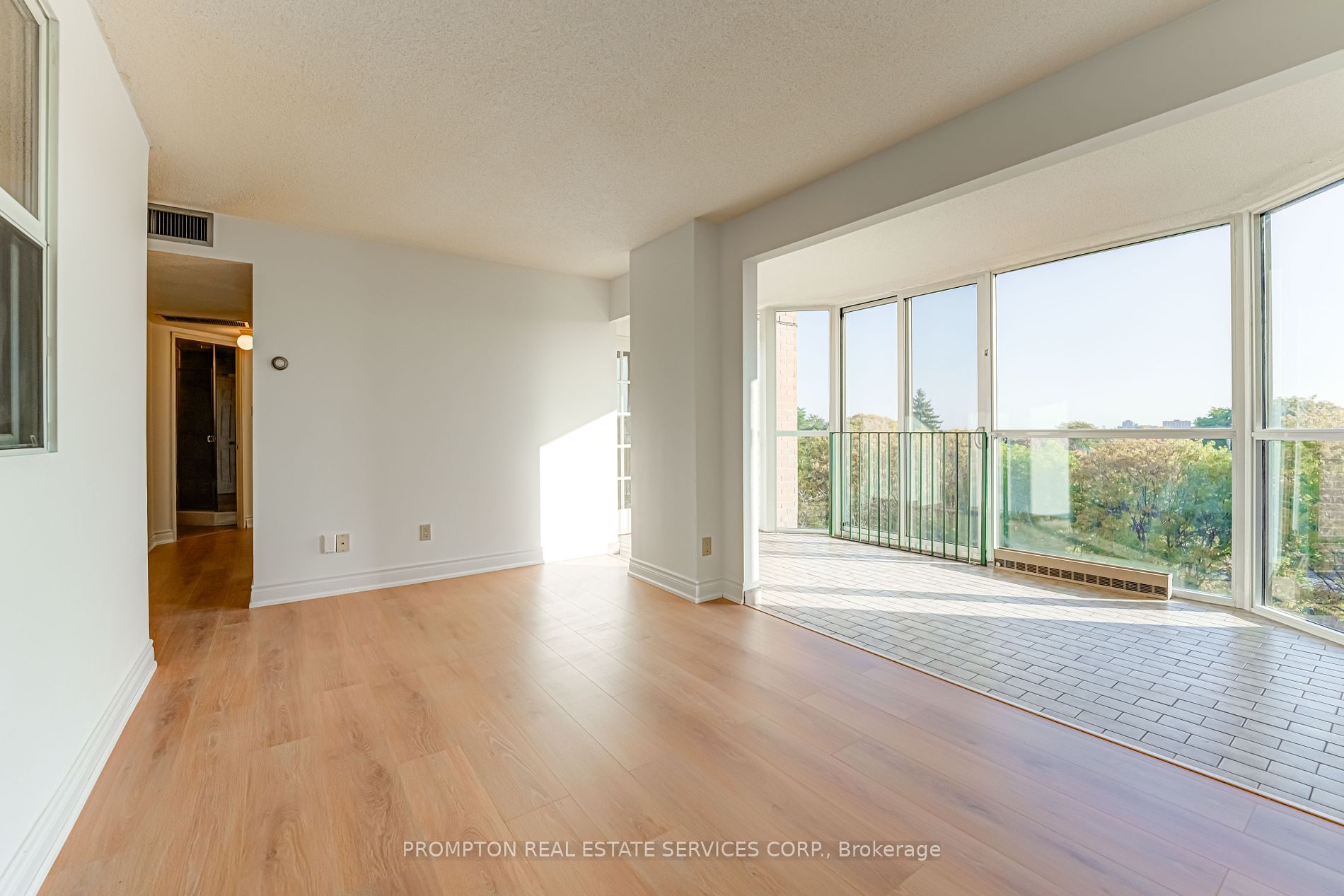 5795 Yonge St 611 Property Photo