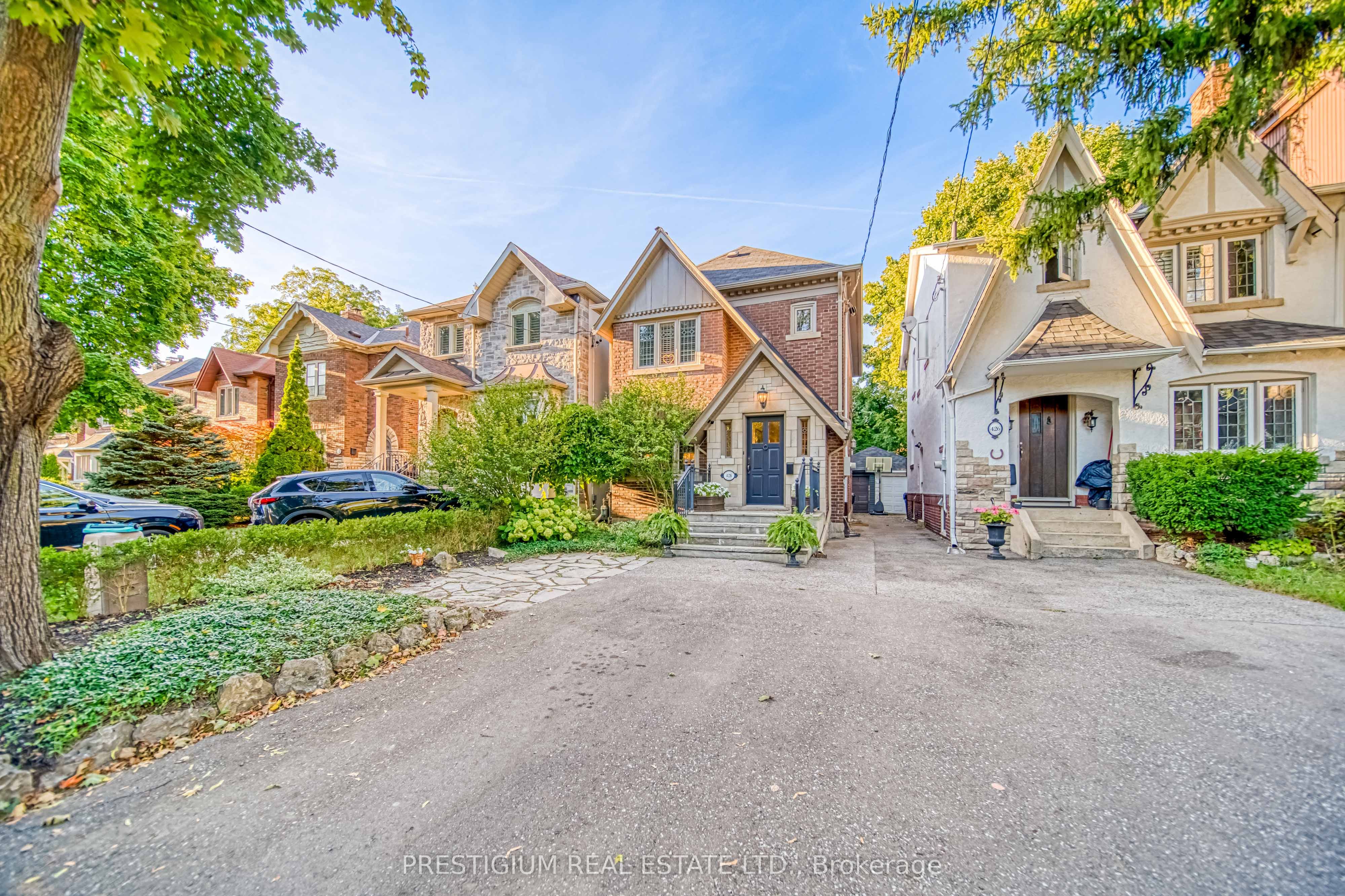428 Castlefield Avenue Property Photo 2