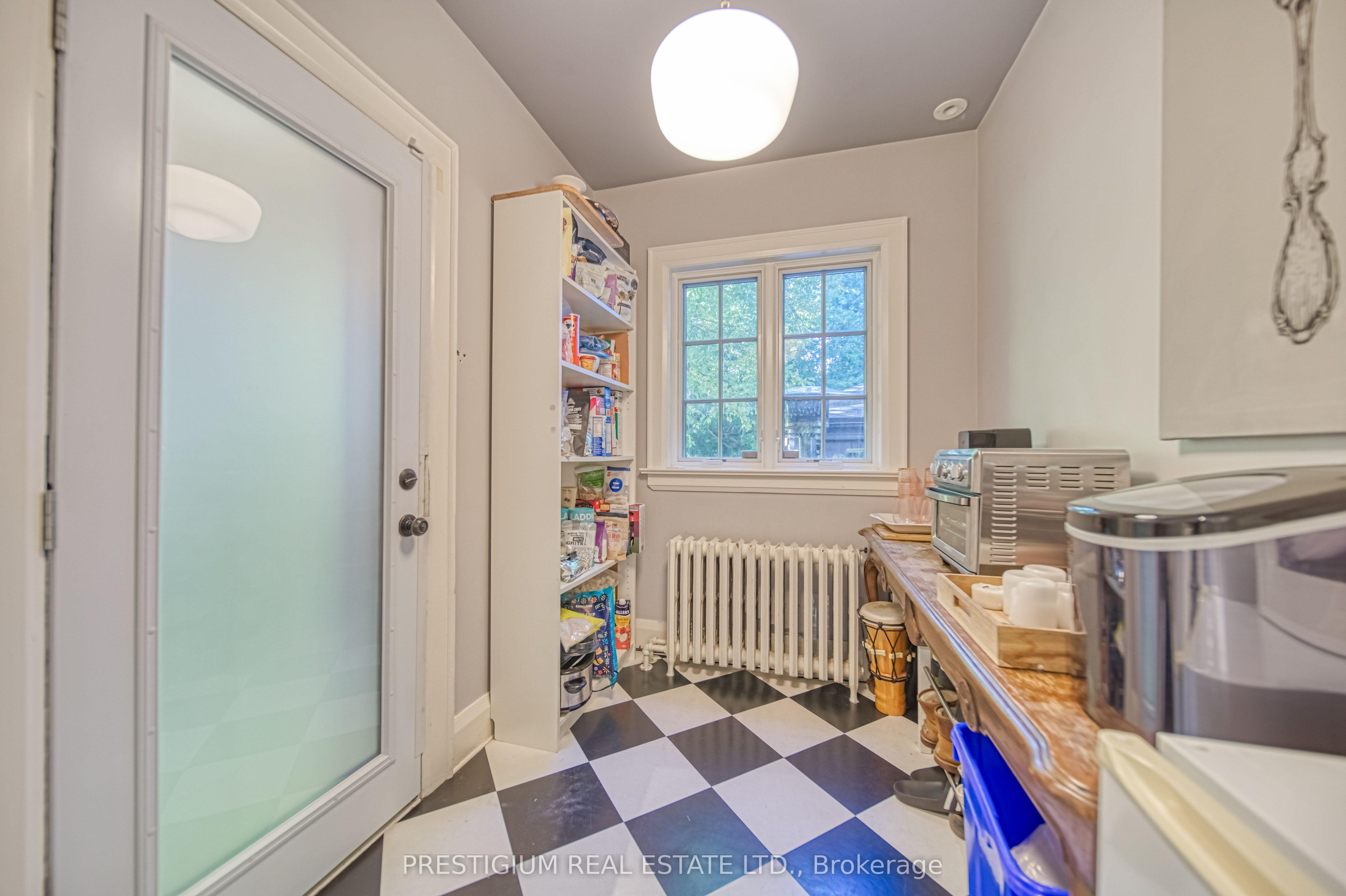 428 Castlefield Avenue Property Photo 13