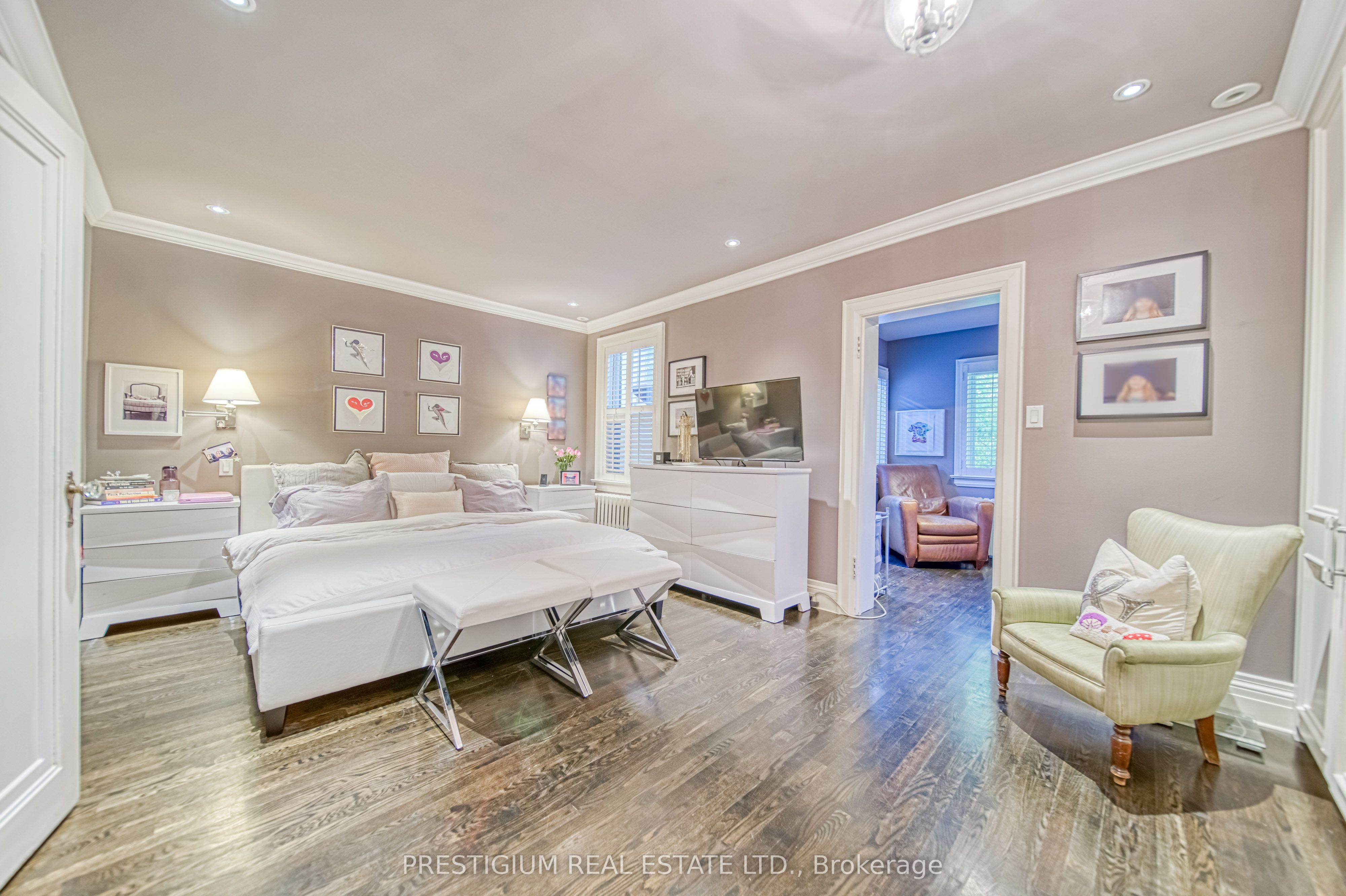 428 Castlefield Avenue Property Photo 15