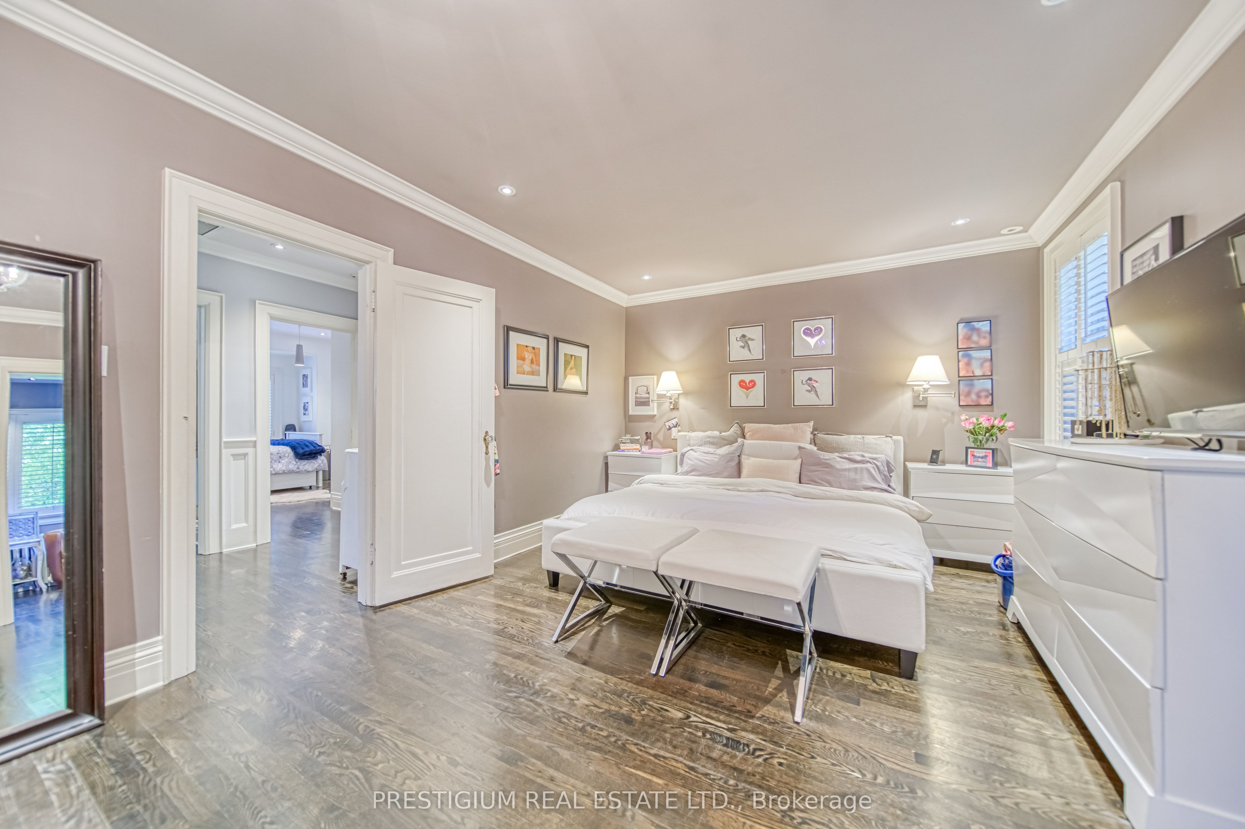 428 Castlefield Avenue Property Photo 16