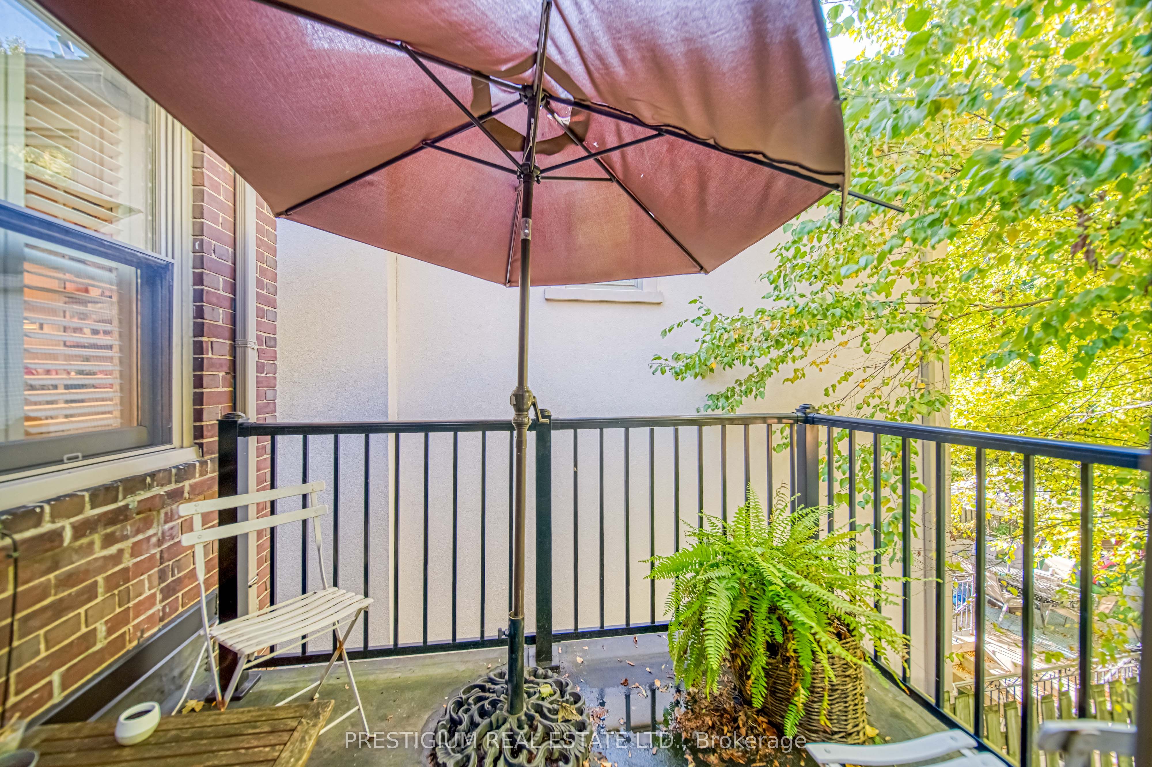 428 Castlefield Avenue Property Photo 18