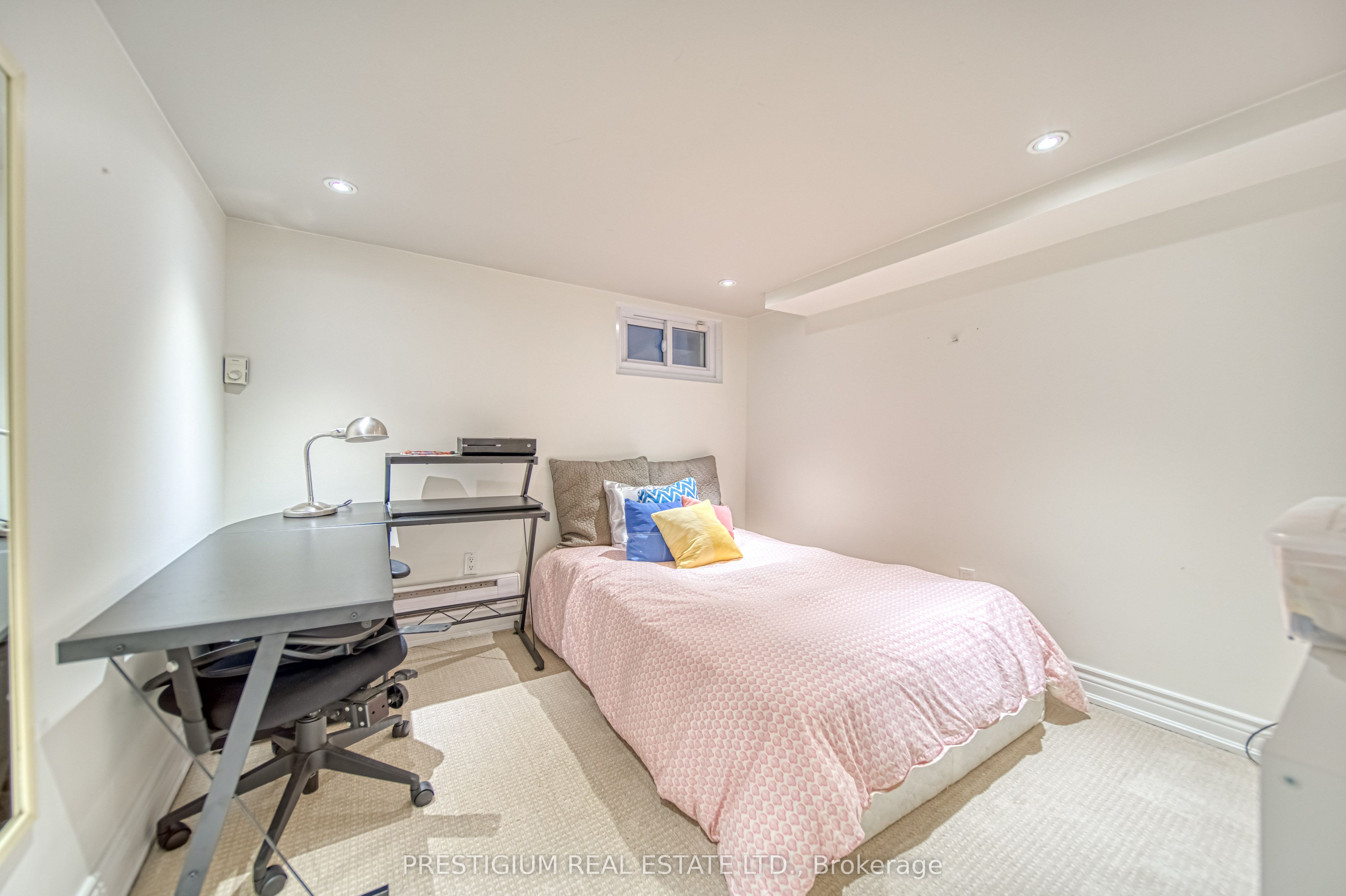 428 Castlefield Avenue Property Photo 24