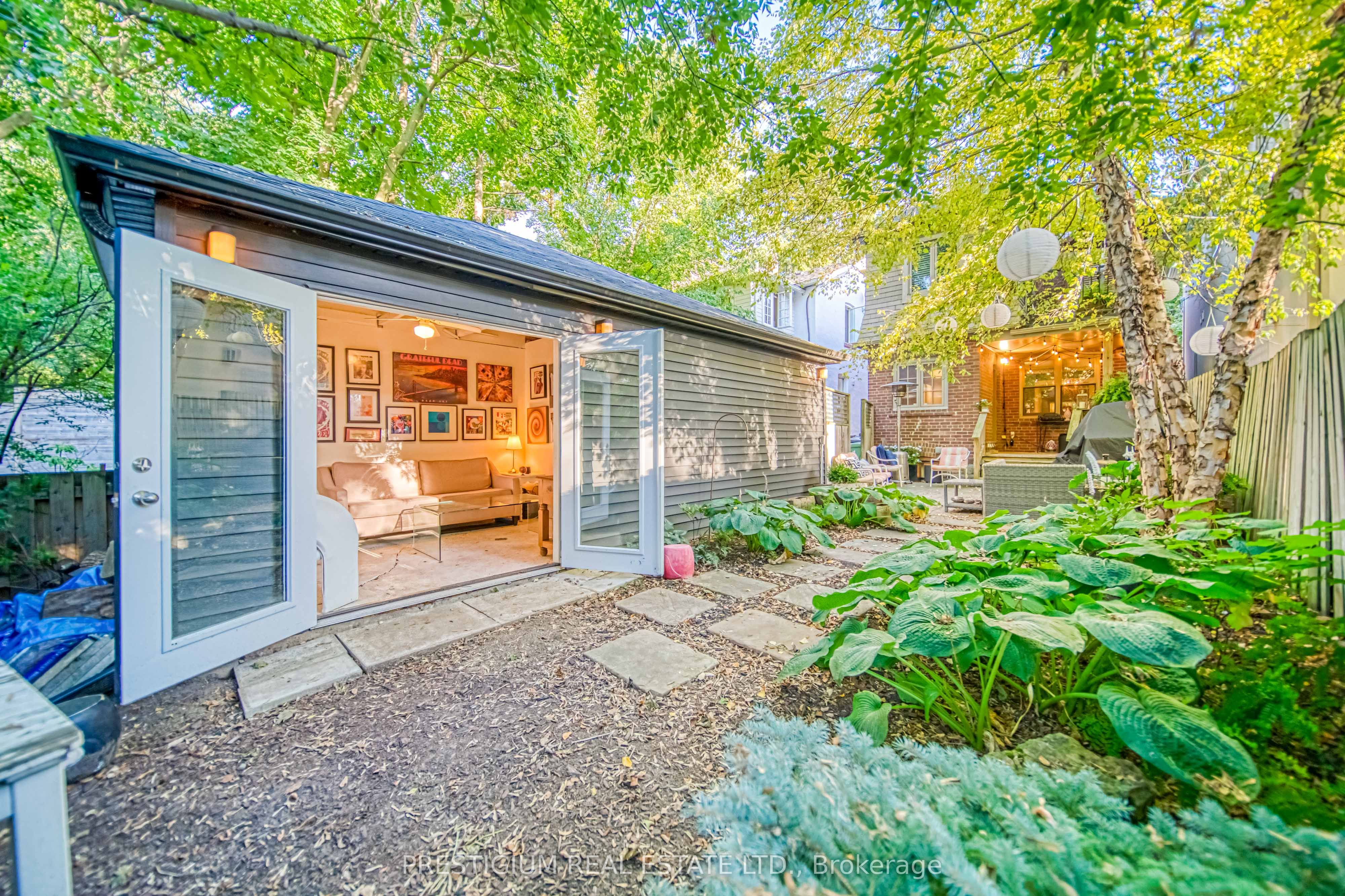 428 Castlefield Avenue Property Photo 33