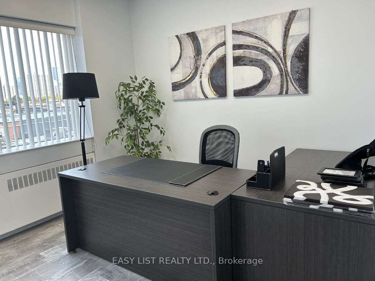 800 Bathurst St Property Photo 7