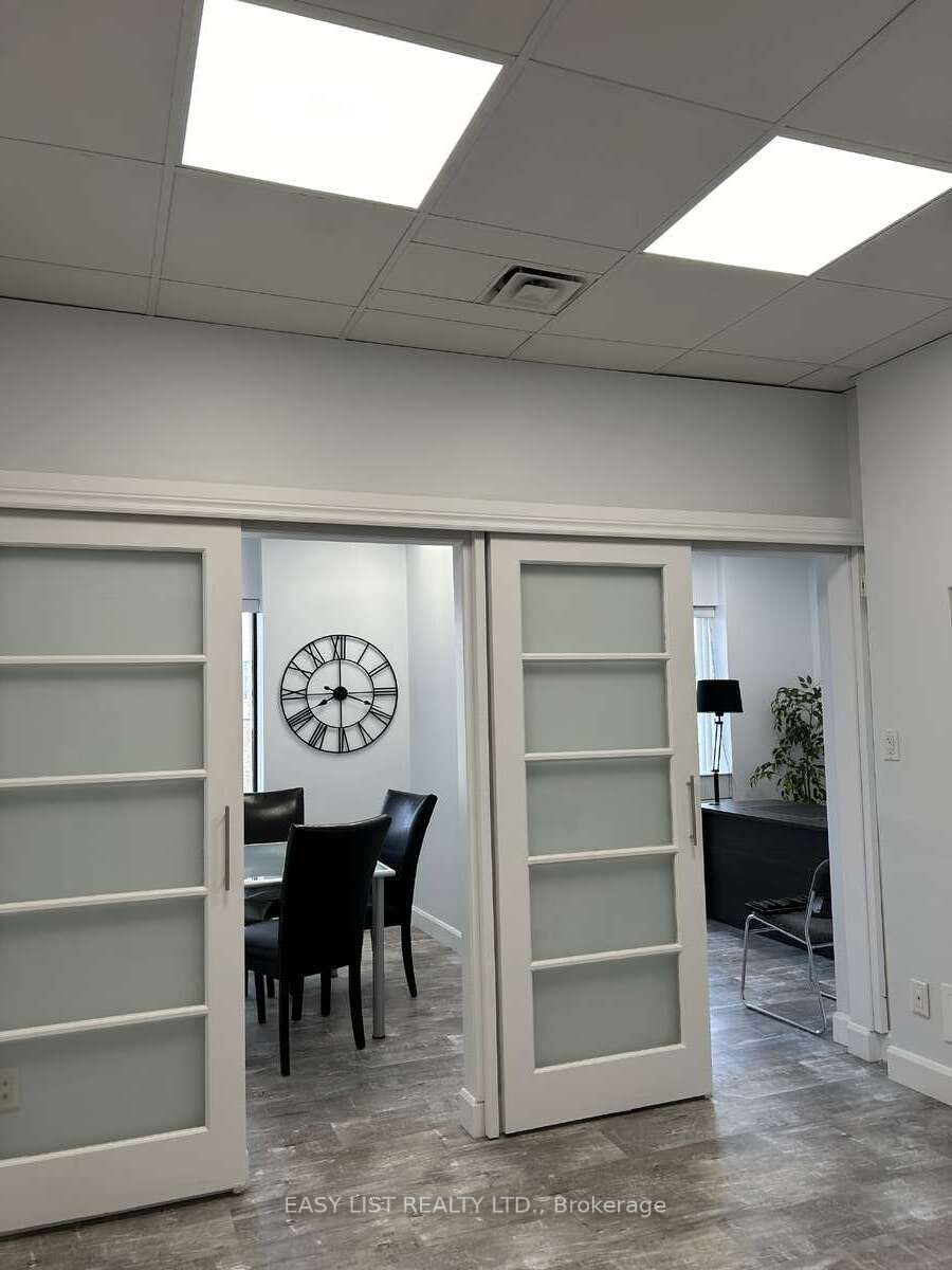 800 Bathurst St Property Photo 11