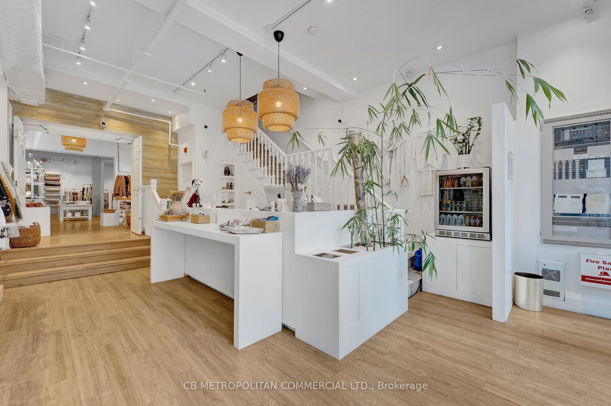 889 Yonge Street Property Photo 2