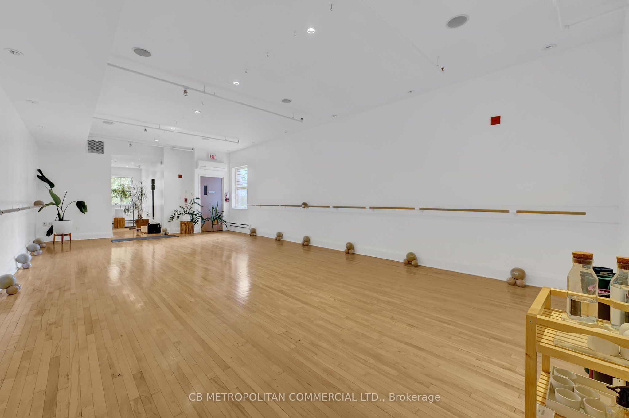 889 Yonge Street Property Photo 4