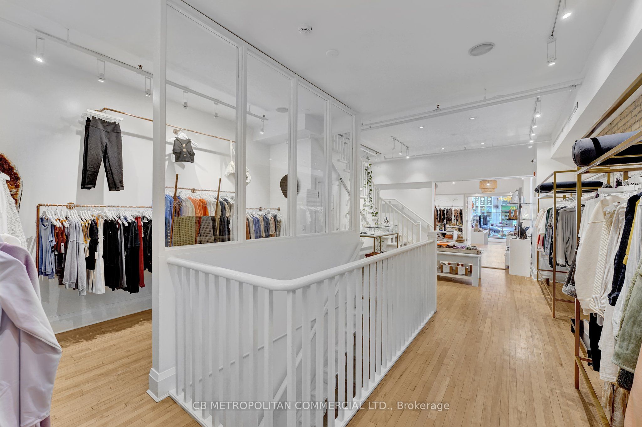 889 Yonge Street Property Photo 18