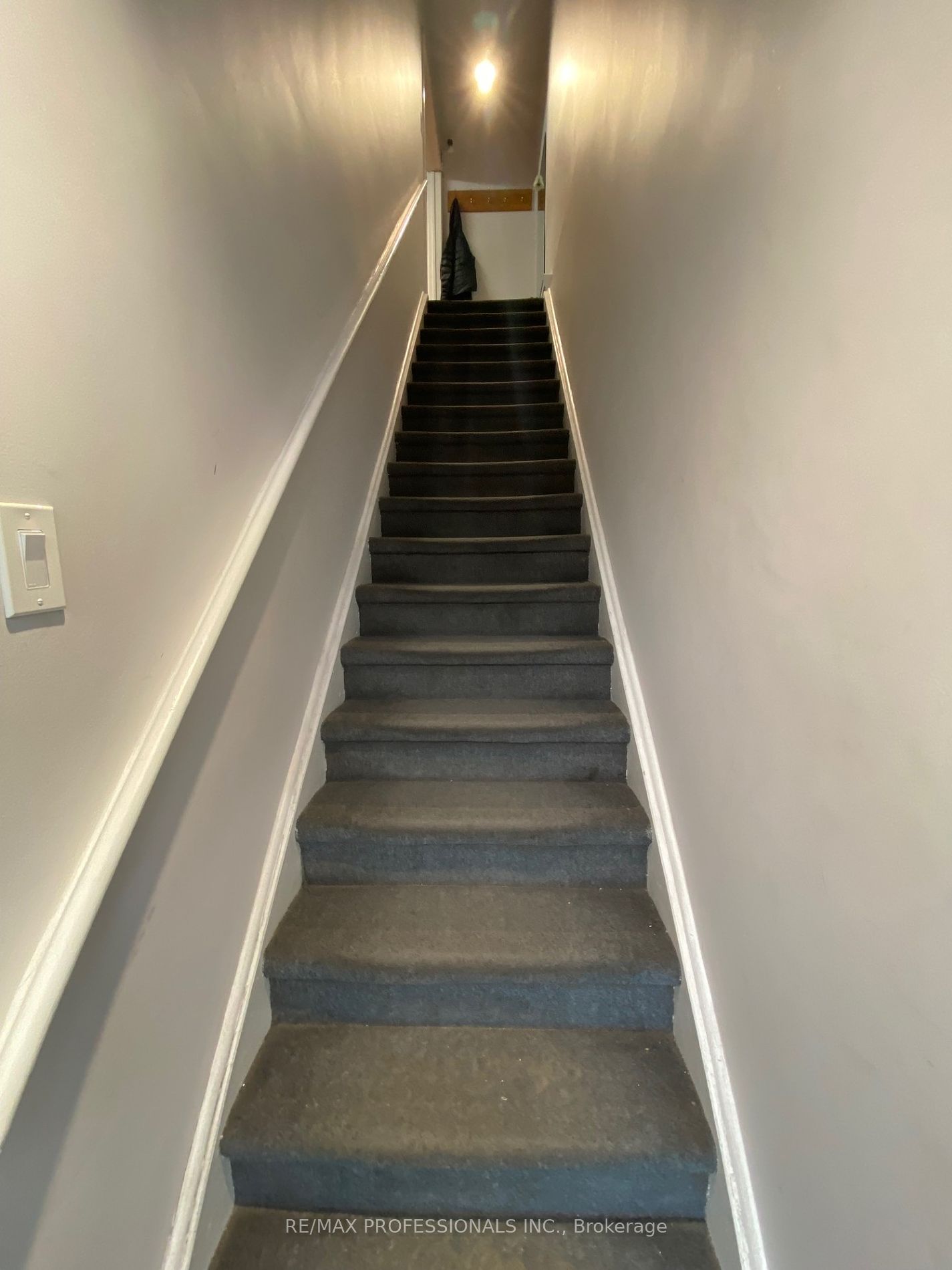 566 Sheppard Ave W Property Photo 10