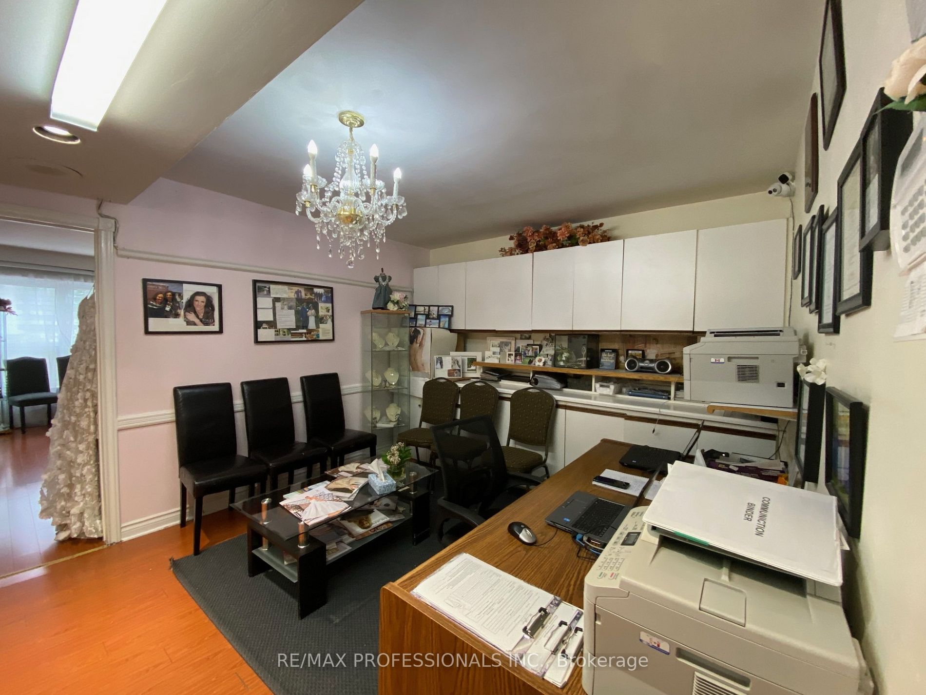 566 Sheppard Ave W Property Photo 11
