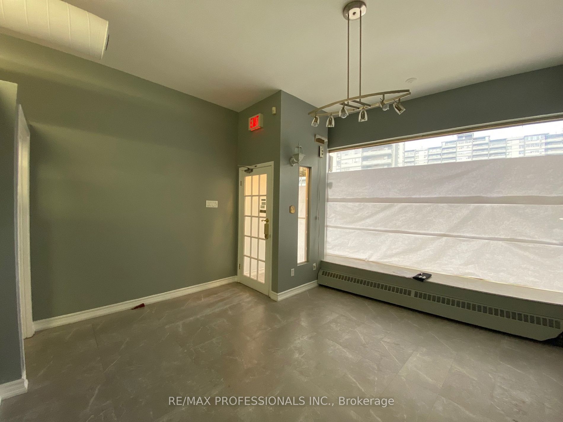 566 Sheppard Ave W Property Photo 35