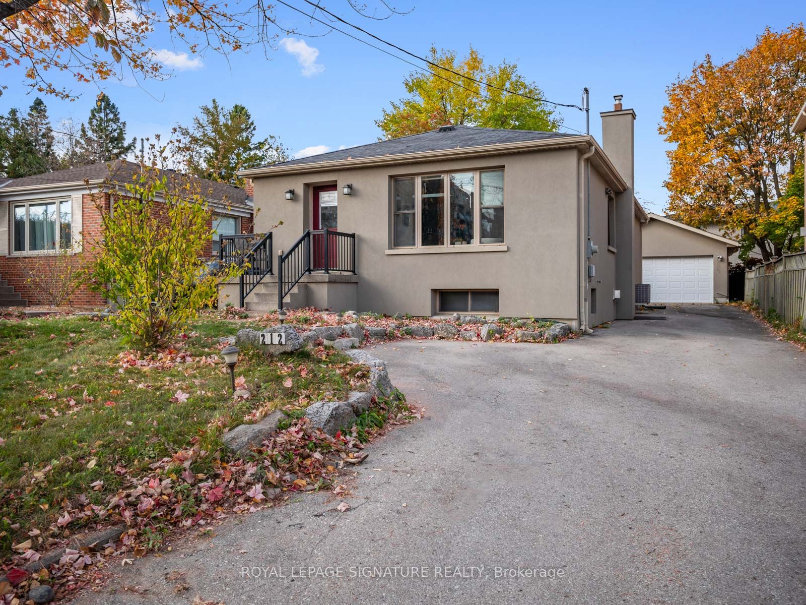 212 Cocksfield Ave Property Photo 1