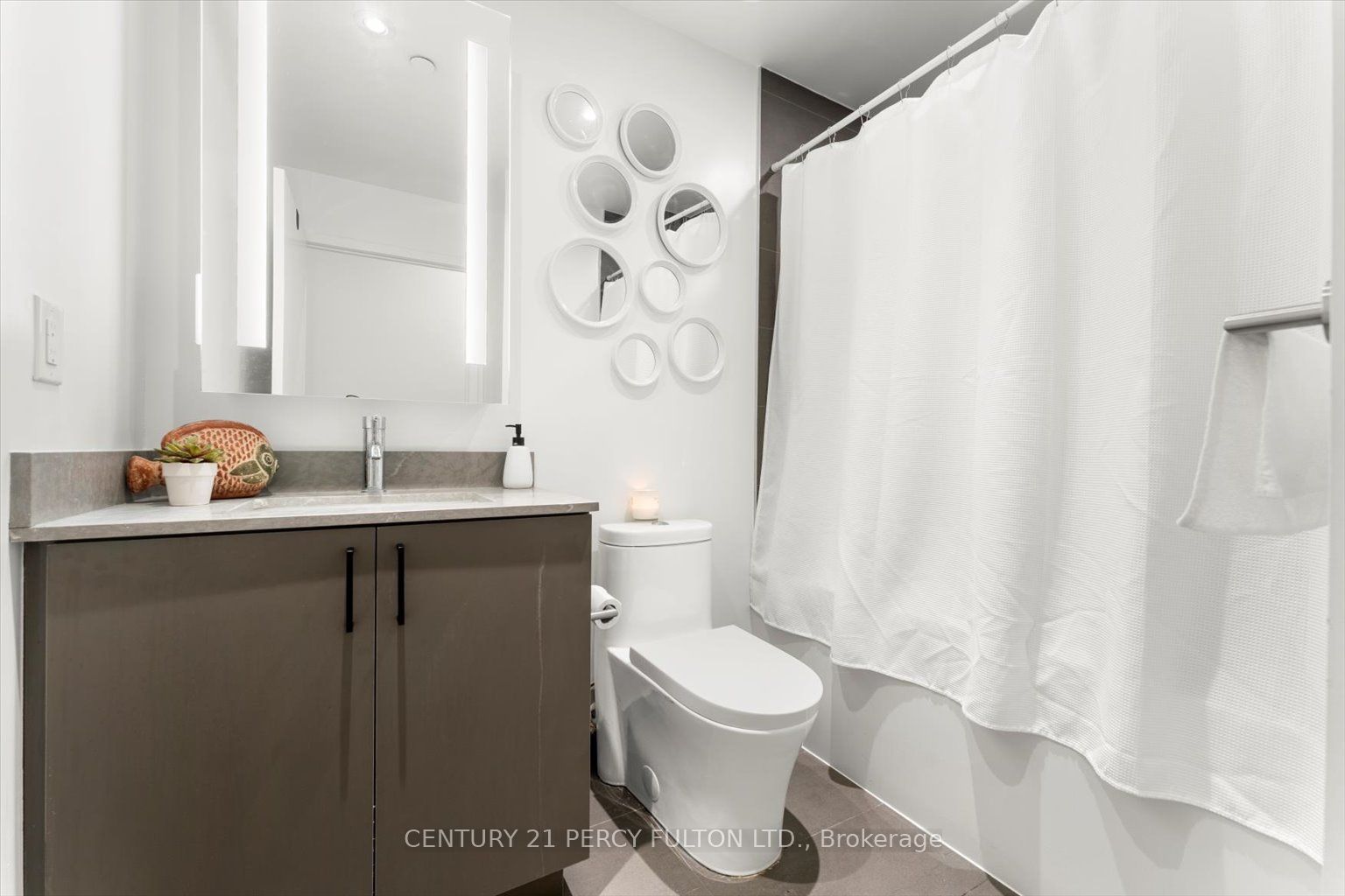 #708 - 135 East Liberty Street Property Photo 7