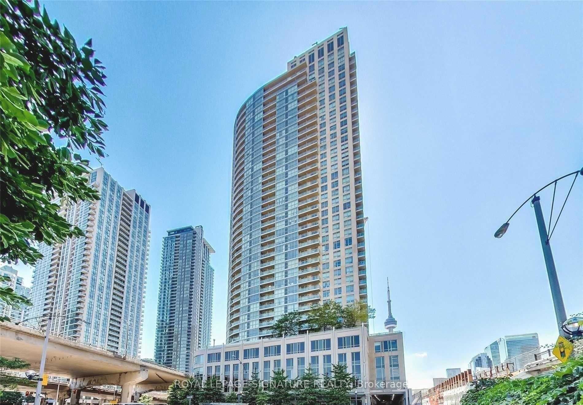 18 Yonge St Property Photo 1