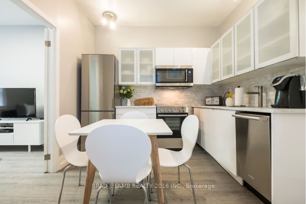 11 St Patricks Sq Property Photo