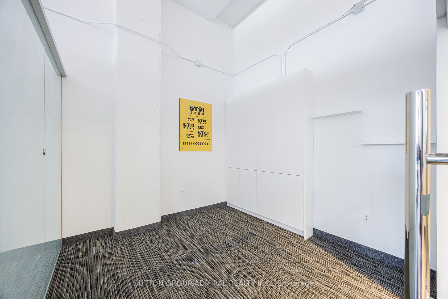 4773 Yonge St Property Photo 2