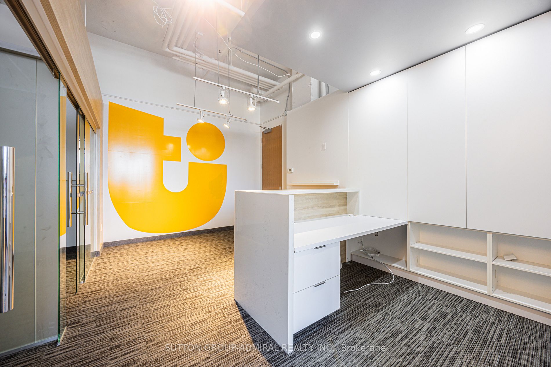 4773 Yonge St Property Photo 3