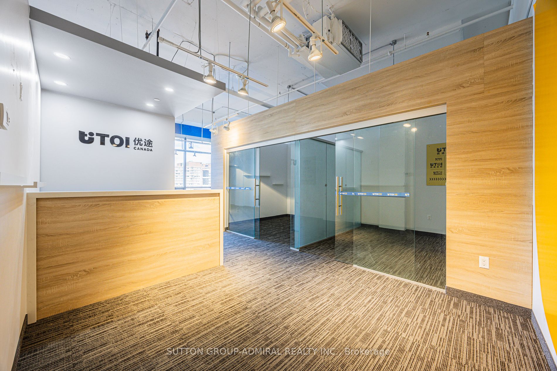 4773 Yonge St Property Photo 4