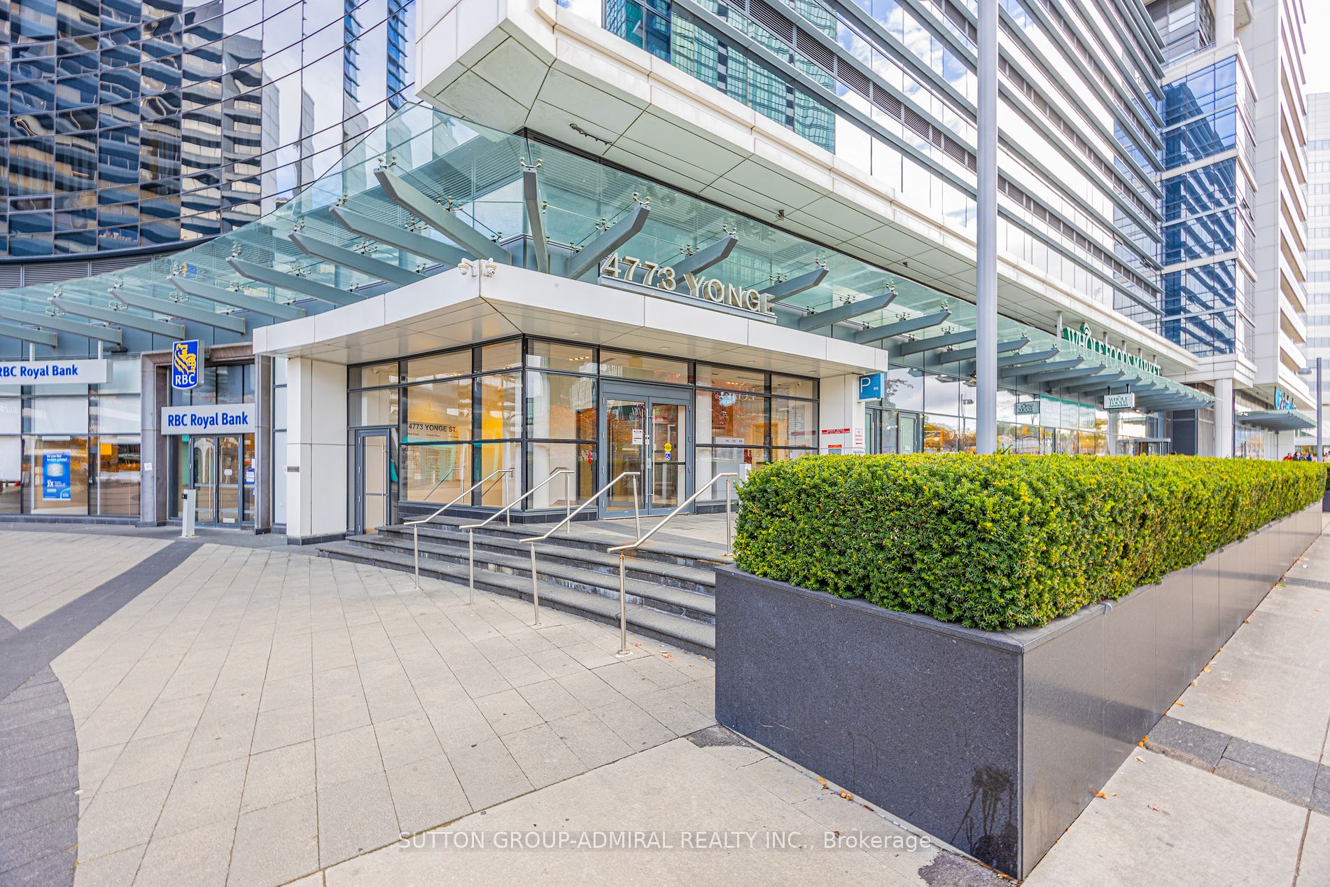 4773 Yonge St Property Photo 7