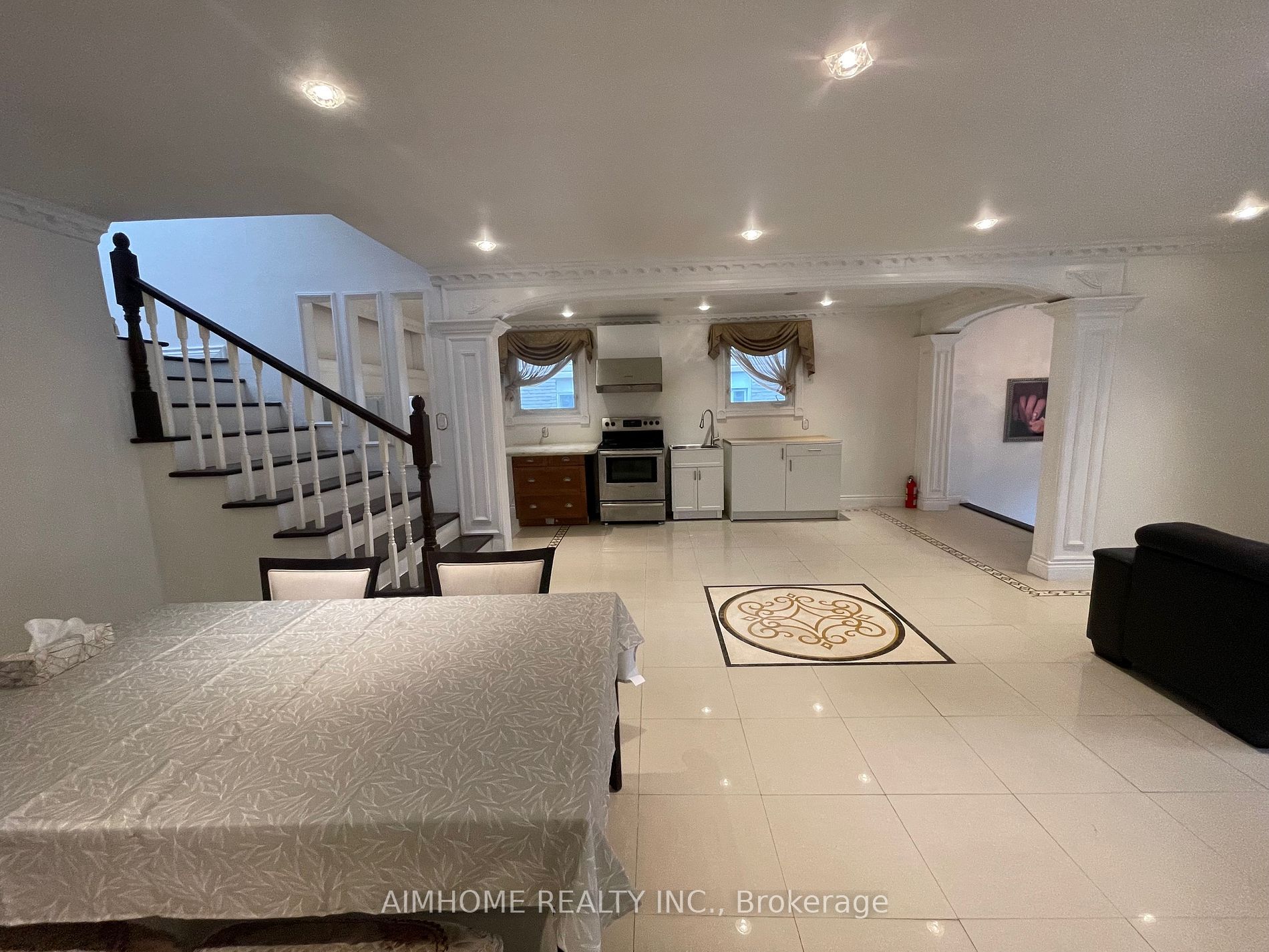 266 Goldenwood Rd Property Photo 1