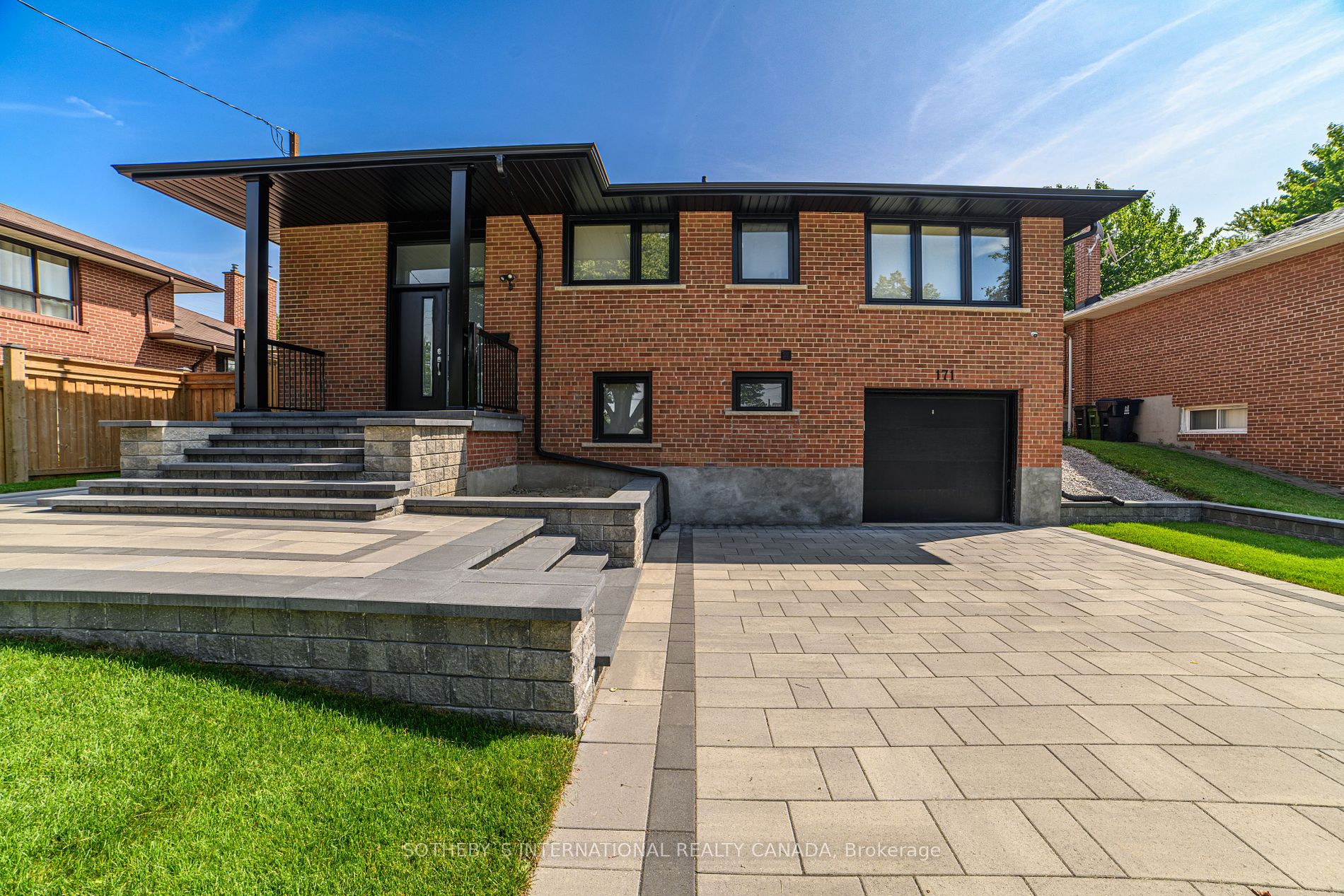 171 Sloane Ave Property Photo