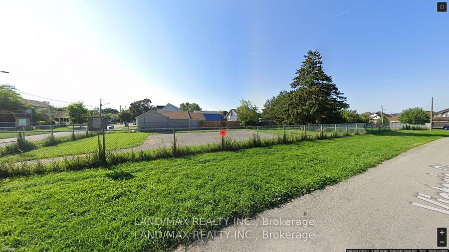 52 Duke St Property Photo 2
