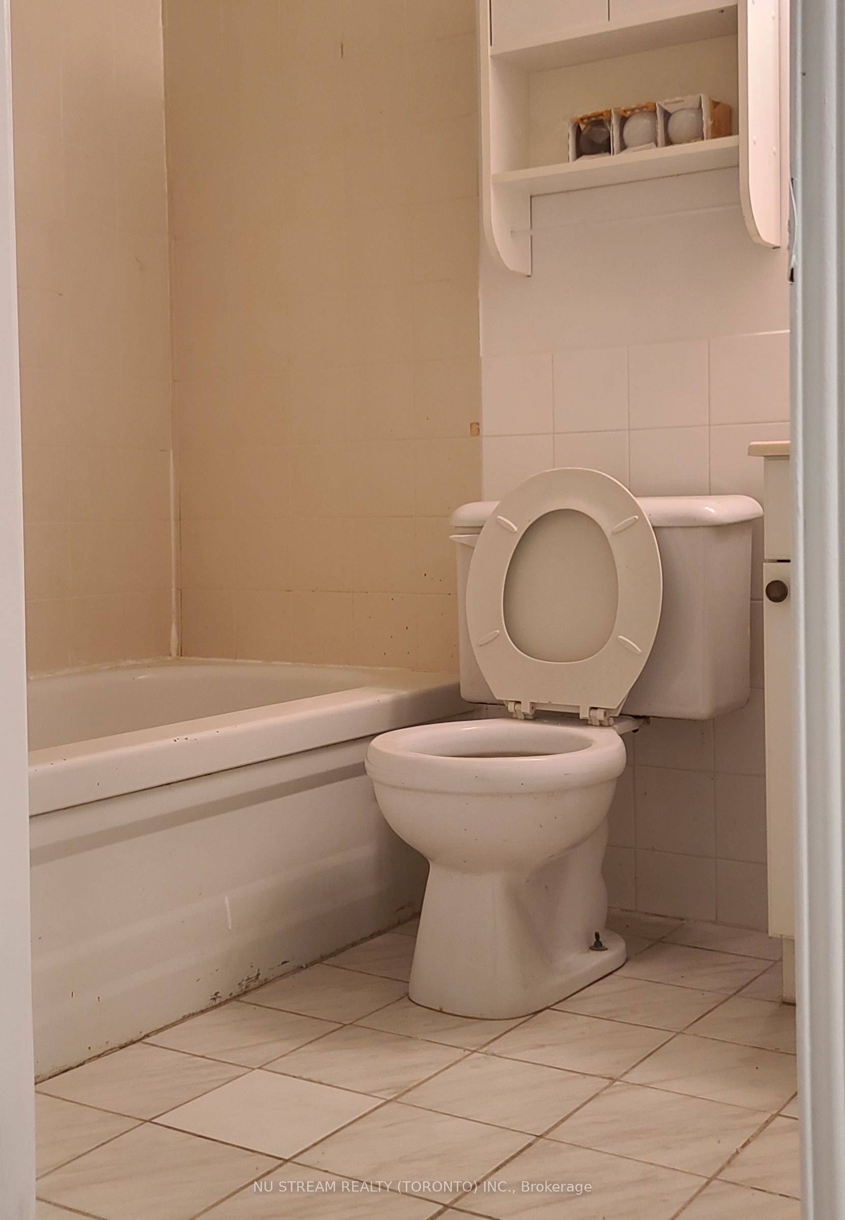 #lower-r - 130 Kingston Road Property Photo 7