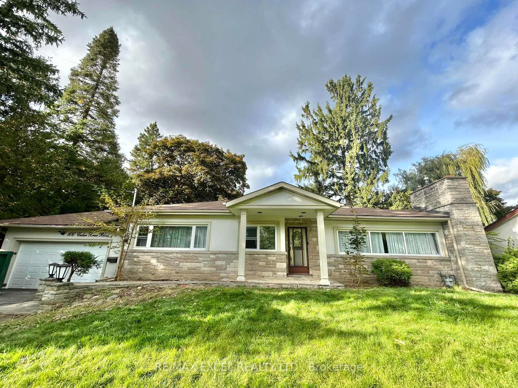 106 Cedar Brae Boulevard Property Photo 4