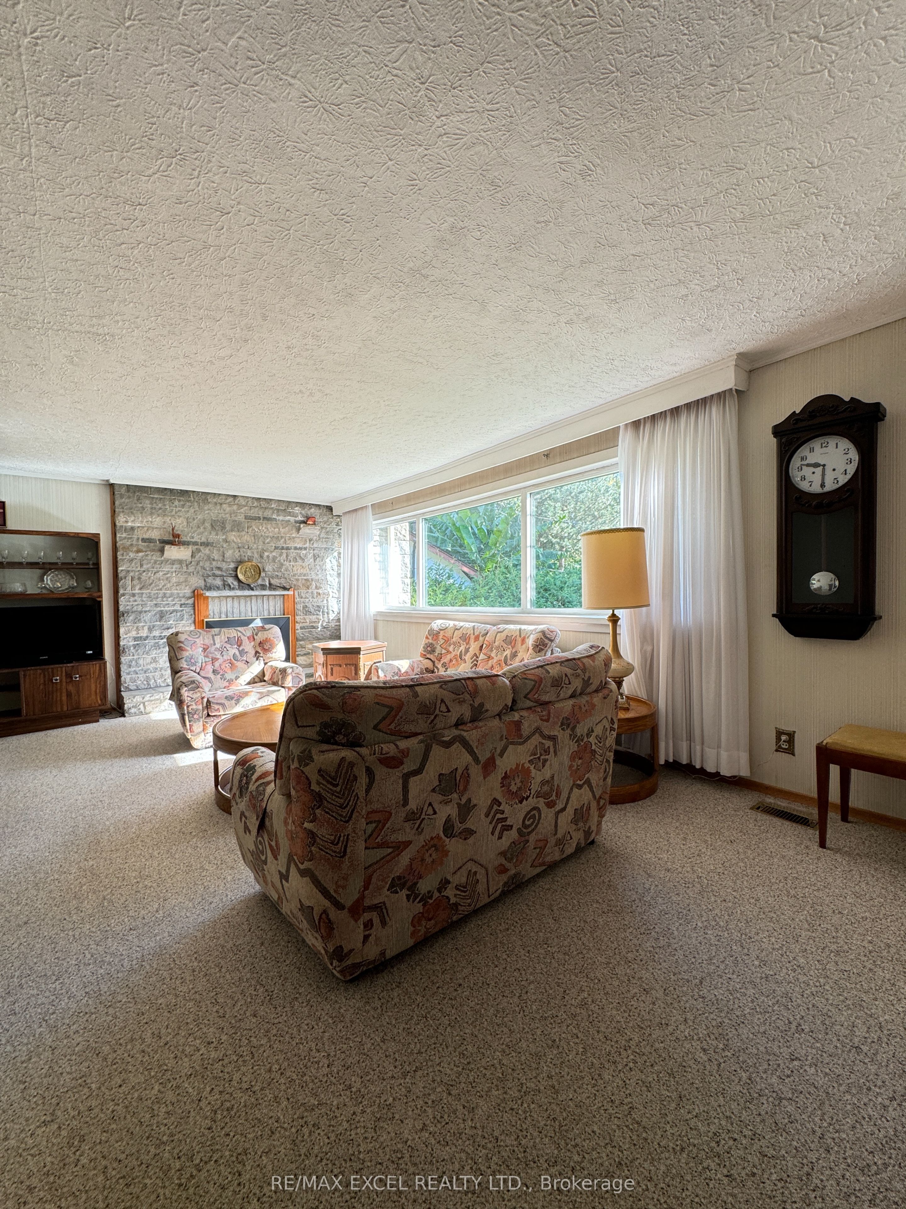 106 Cedar Brae Boulevard Property Photo 9