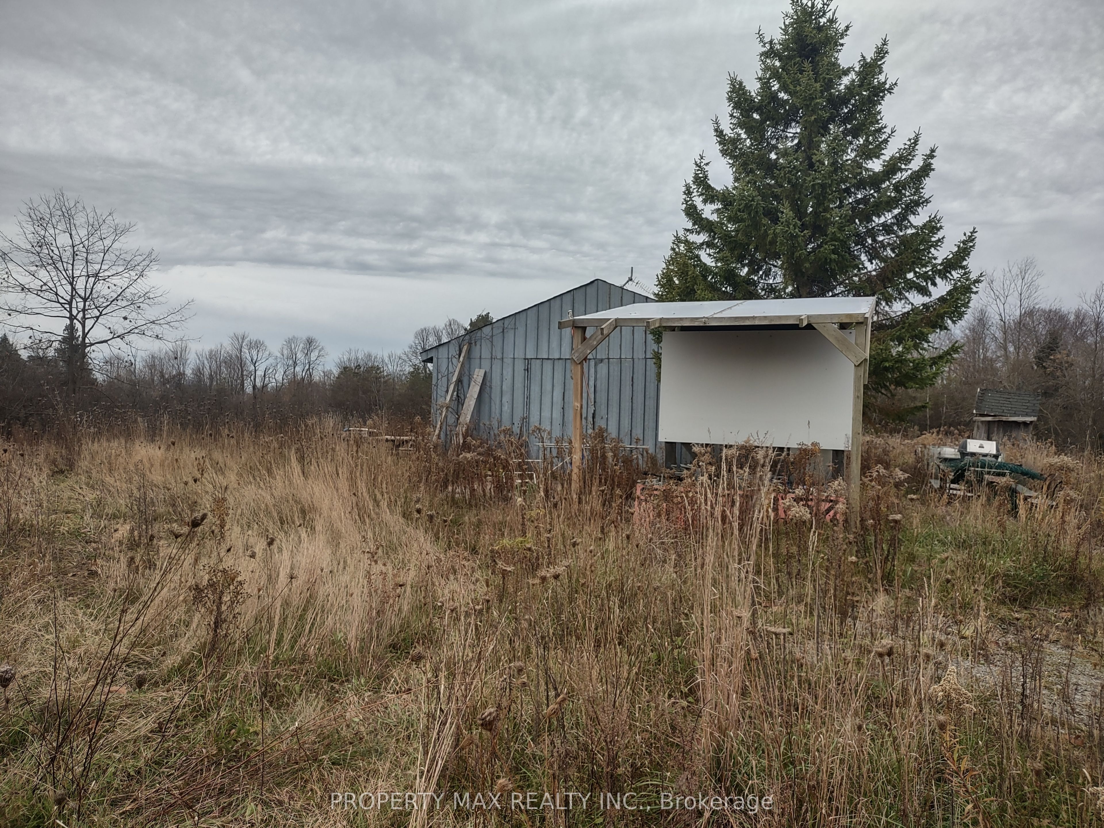 1195 Coates Road Property Photo 16