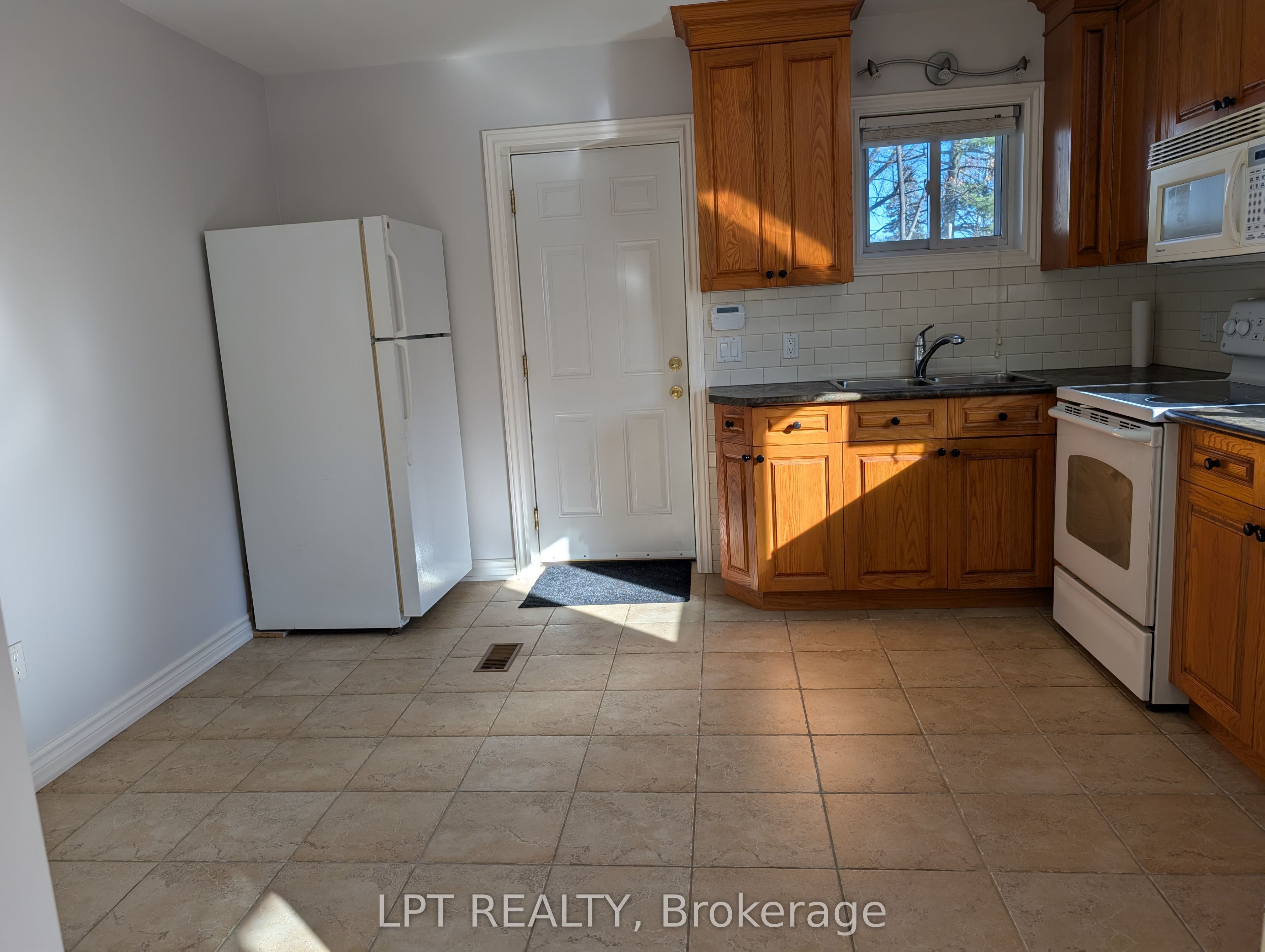 #main - 9 Atkinson Avenue Property Photo 6