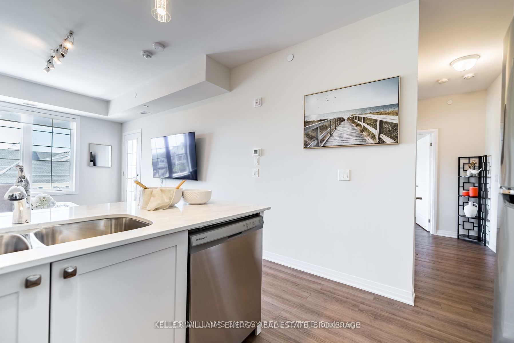 #412 - 65 Shipway Avenue Property Photo 9