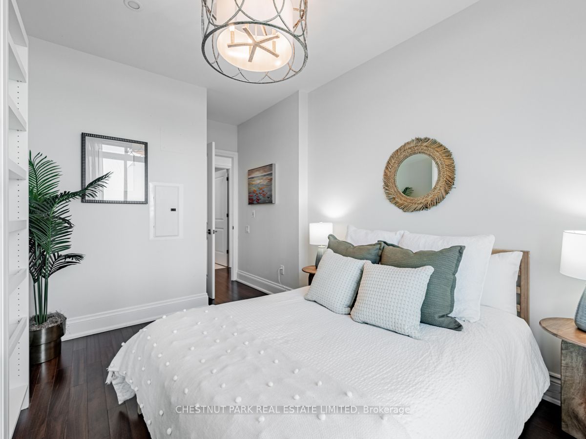 #ph02 - 1048 Broadview Avenue Property Photo 22