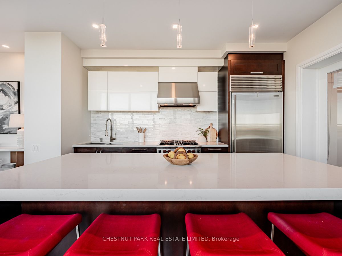 #ph02 - 1048 Broadview Avenue Property Photo 56