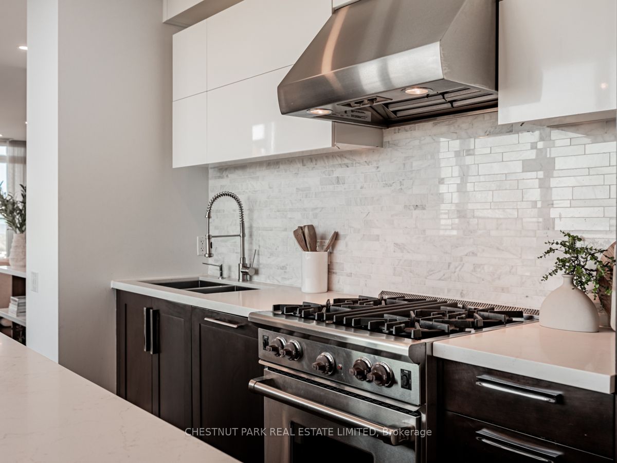 #ph02 - 1048 Broadview Avenue Property Photo 74