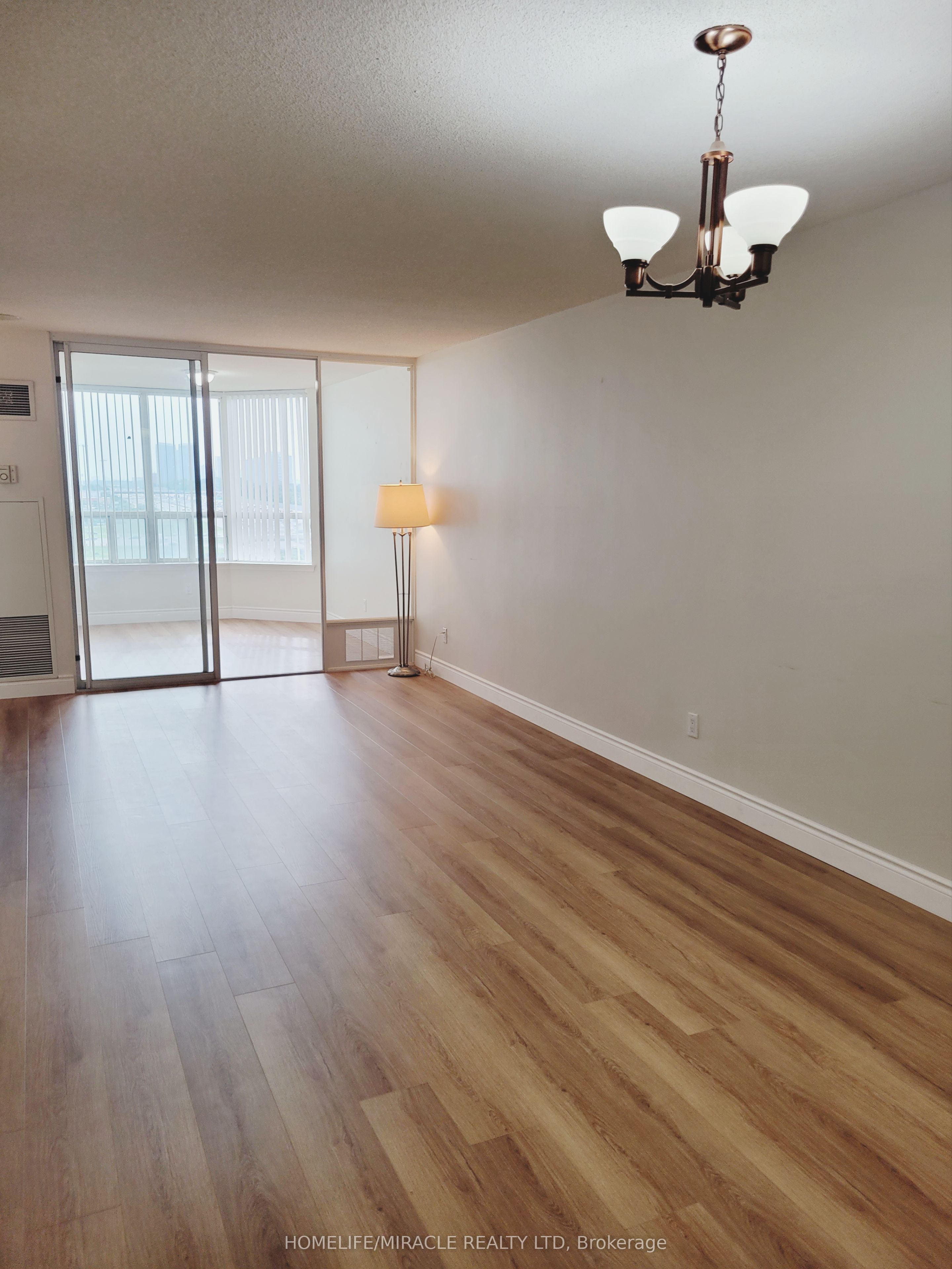 #1010 - 88 Corporate Drive Property Photo 4