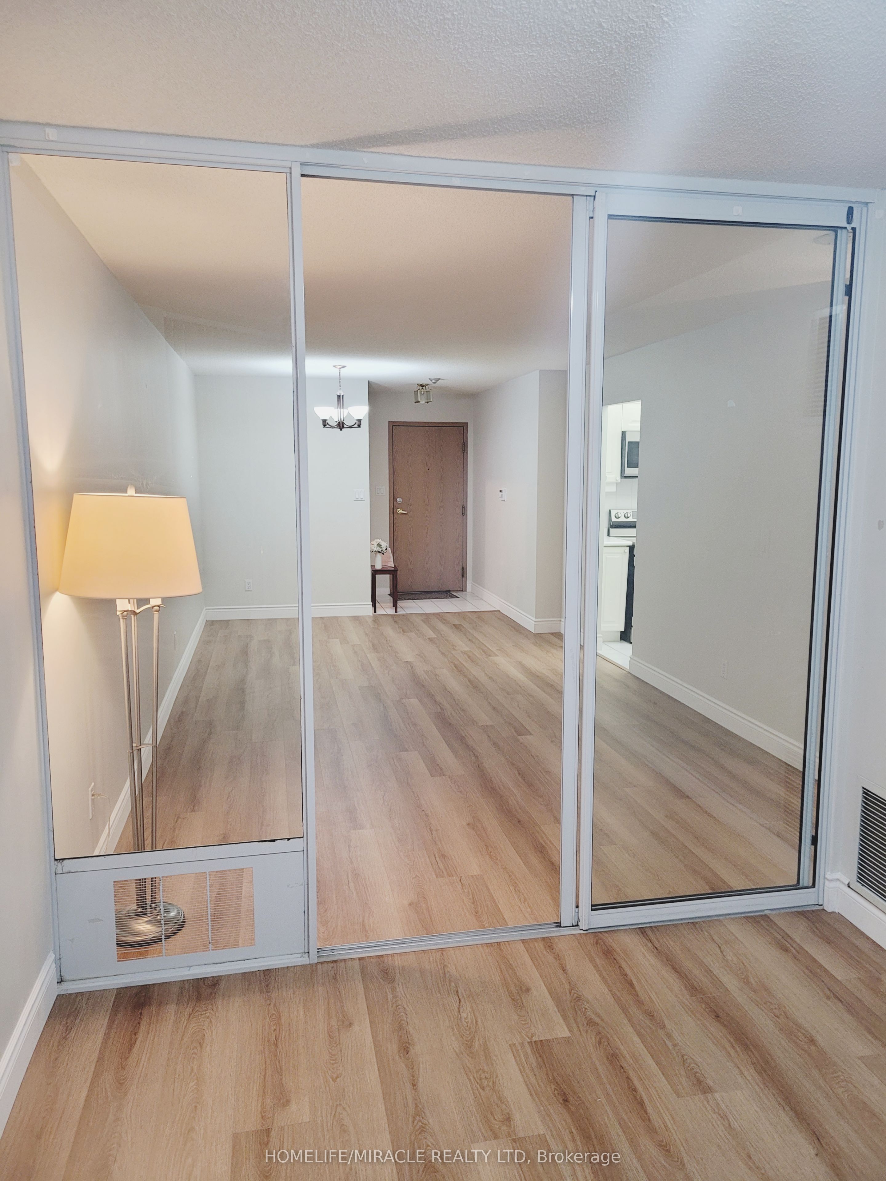 #1010 - 88 Corporate Drive Property Photo 6