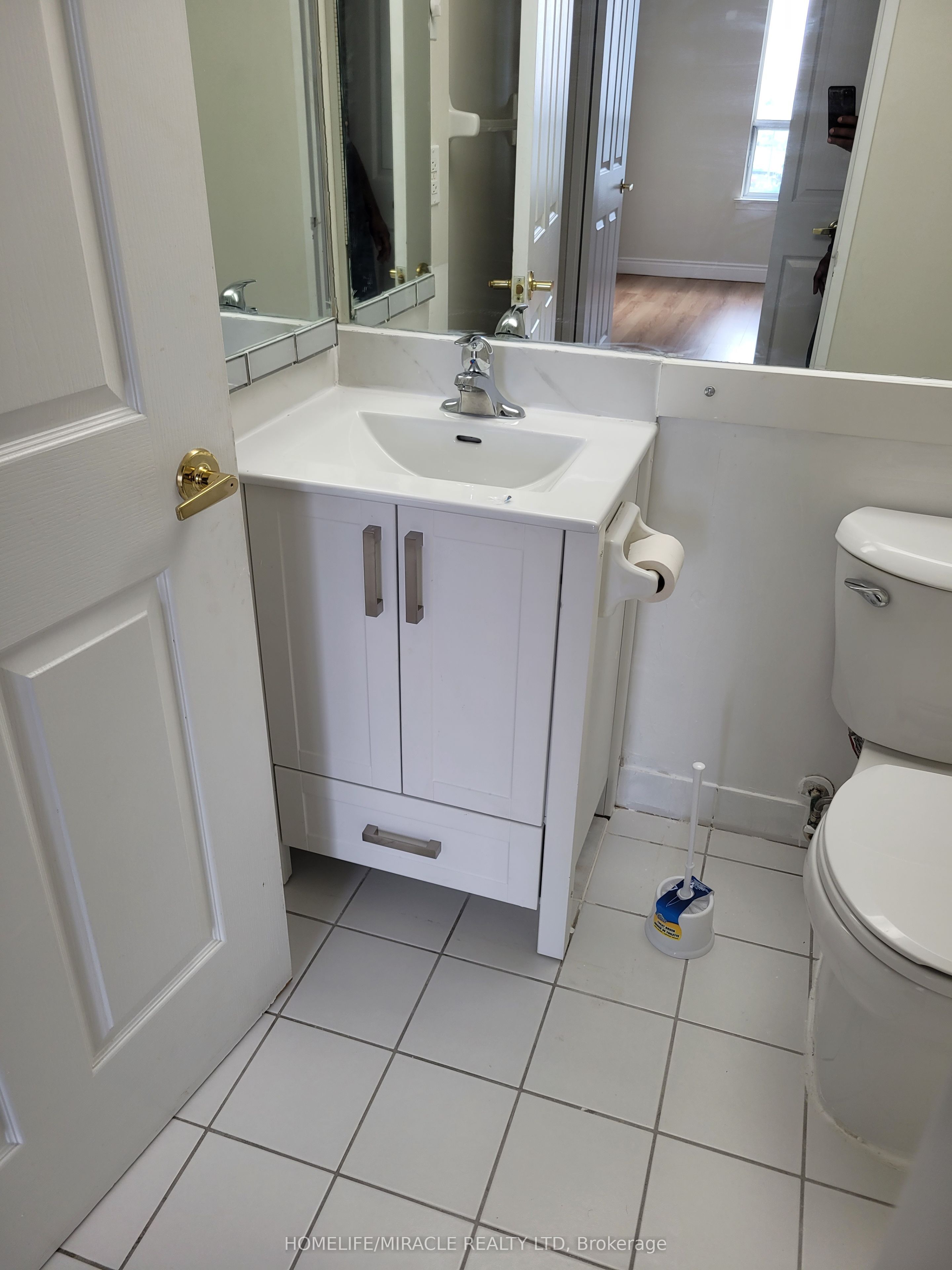 #1010 - 88 Corporate Drive Property Photo 13