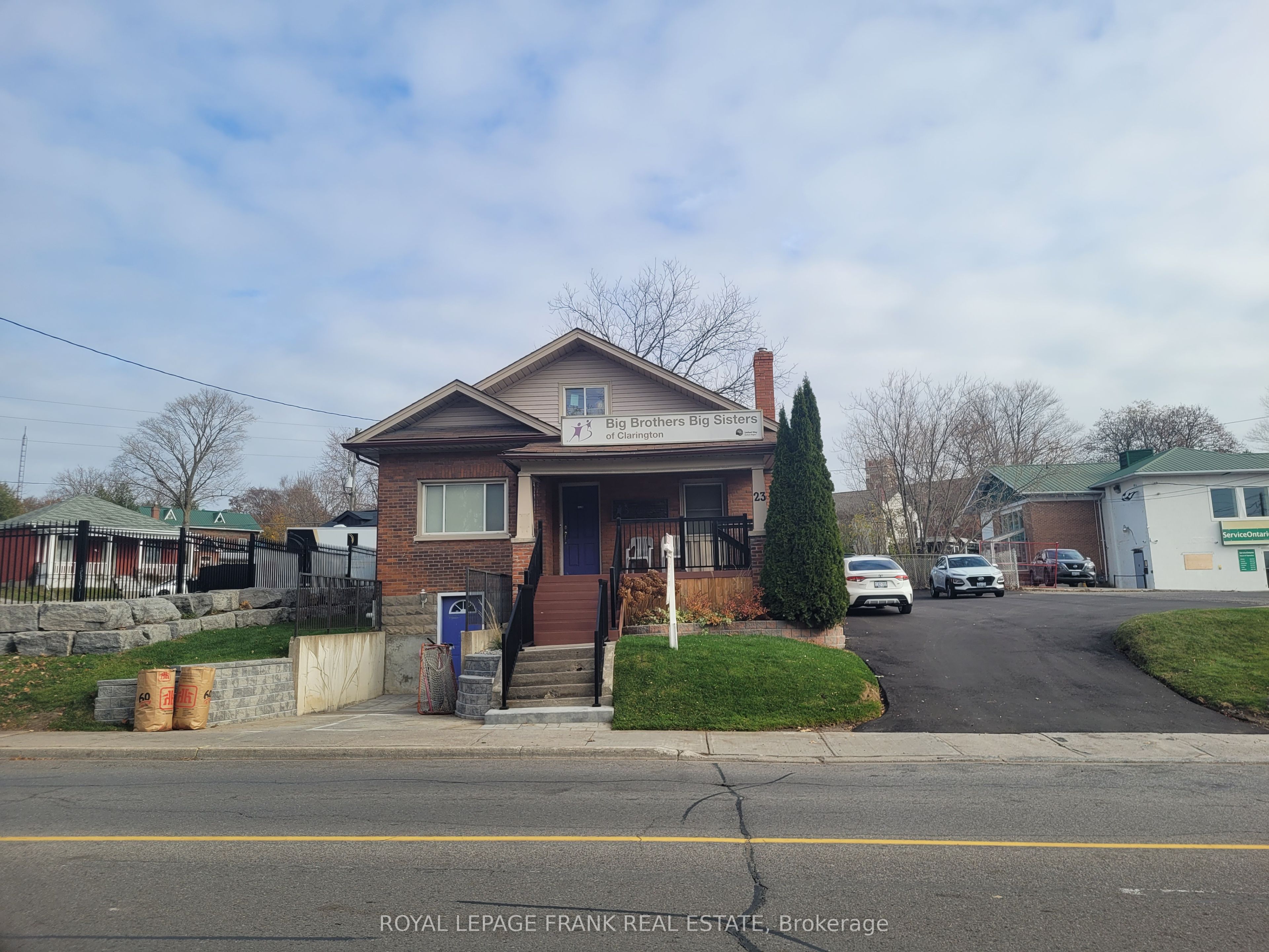 23 Scugog Street Property Photo 2