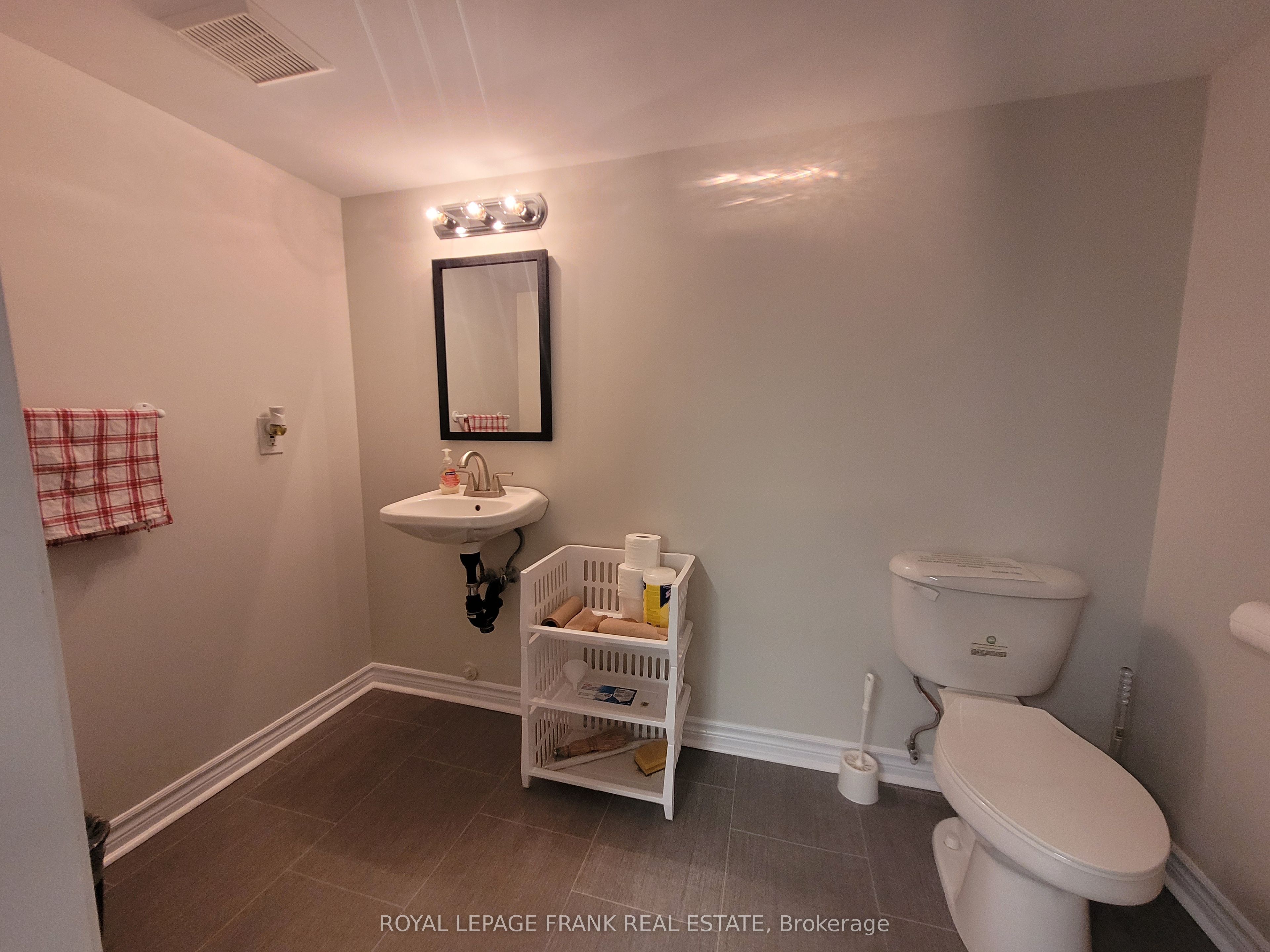 23 Scugog Street Property Photo 22