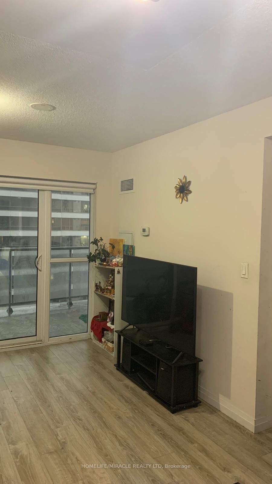 #1105 - 2152 Lawrence Avenue Property Photo 4