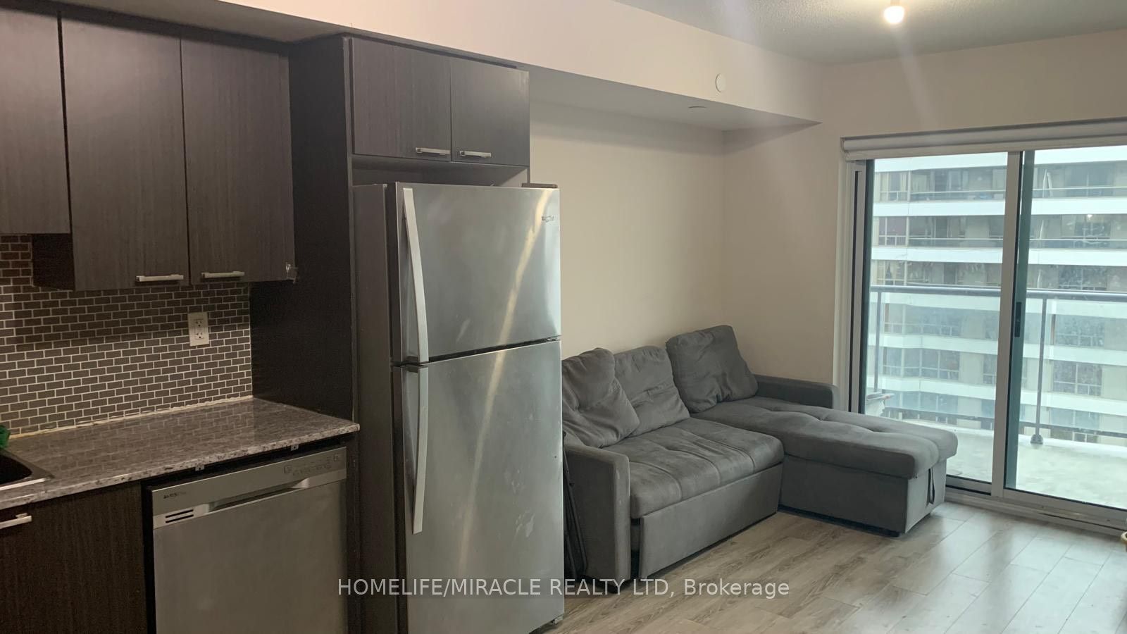 #1105 - 2152 Lawrence Avenue Property Photo 6