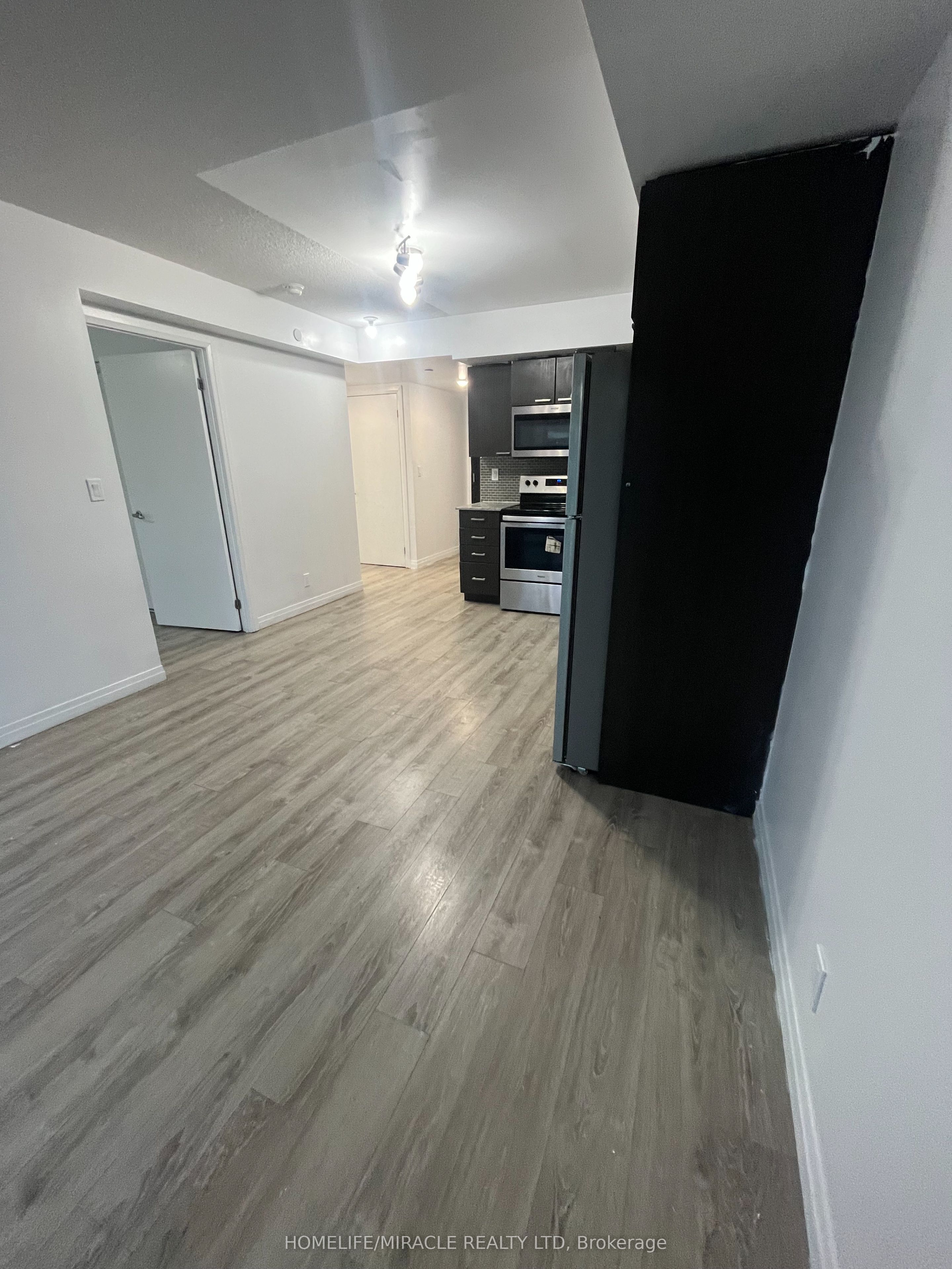 #1105 - 2152 Lawrence Avenue Property Photo 8