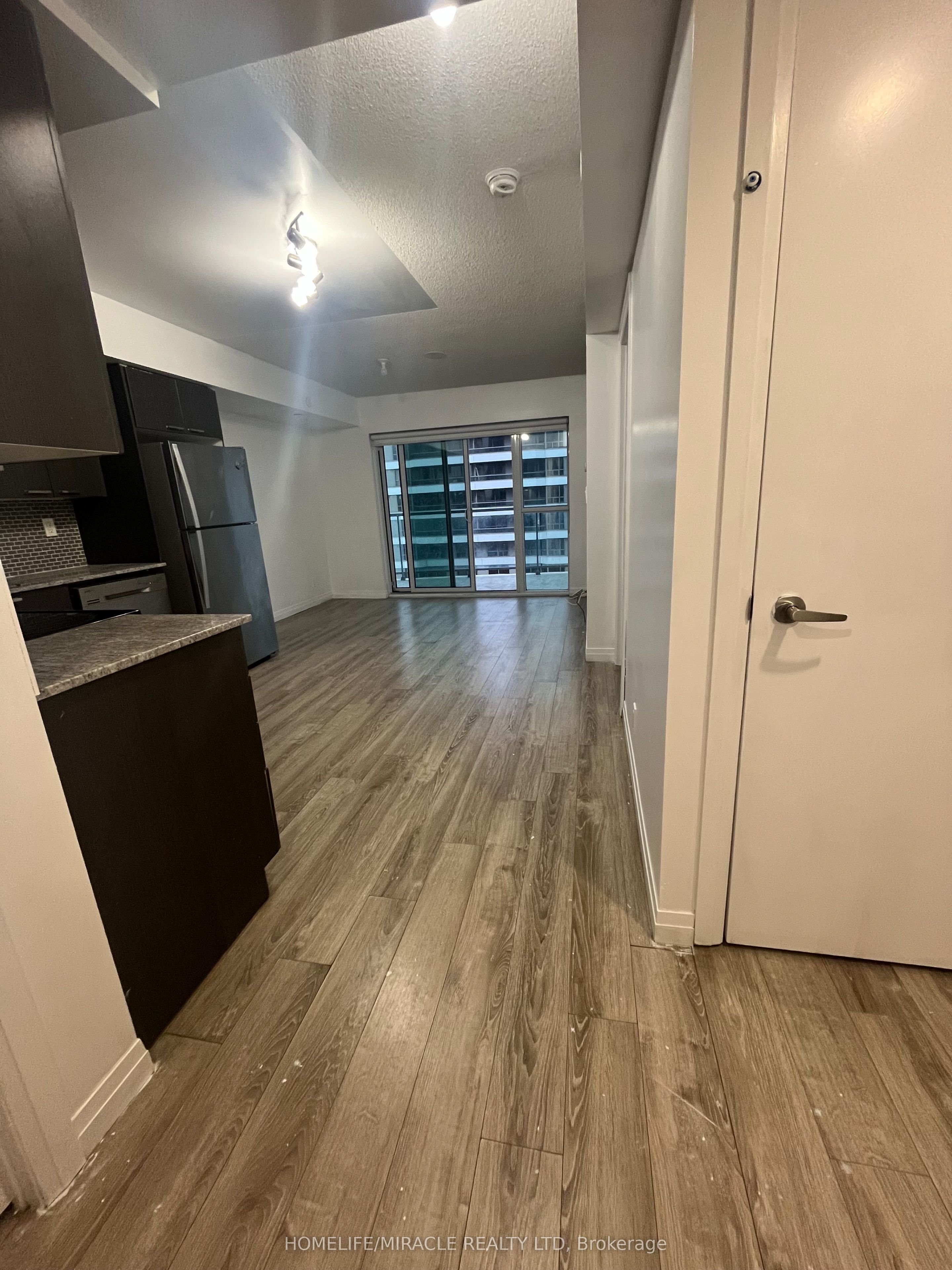 #1105 - 2152 Lawrence Avenue Property Photo 9