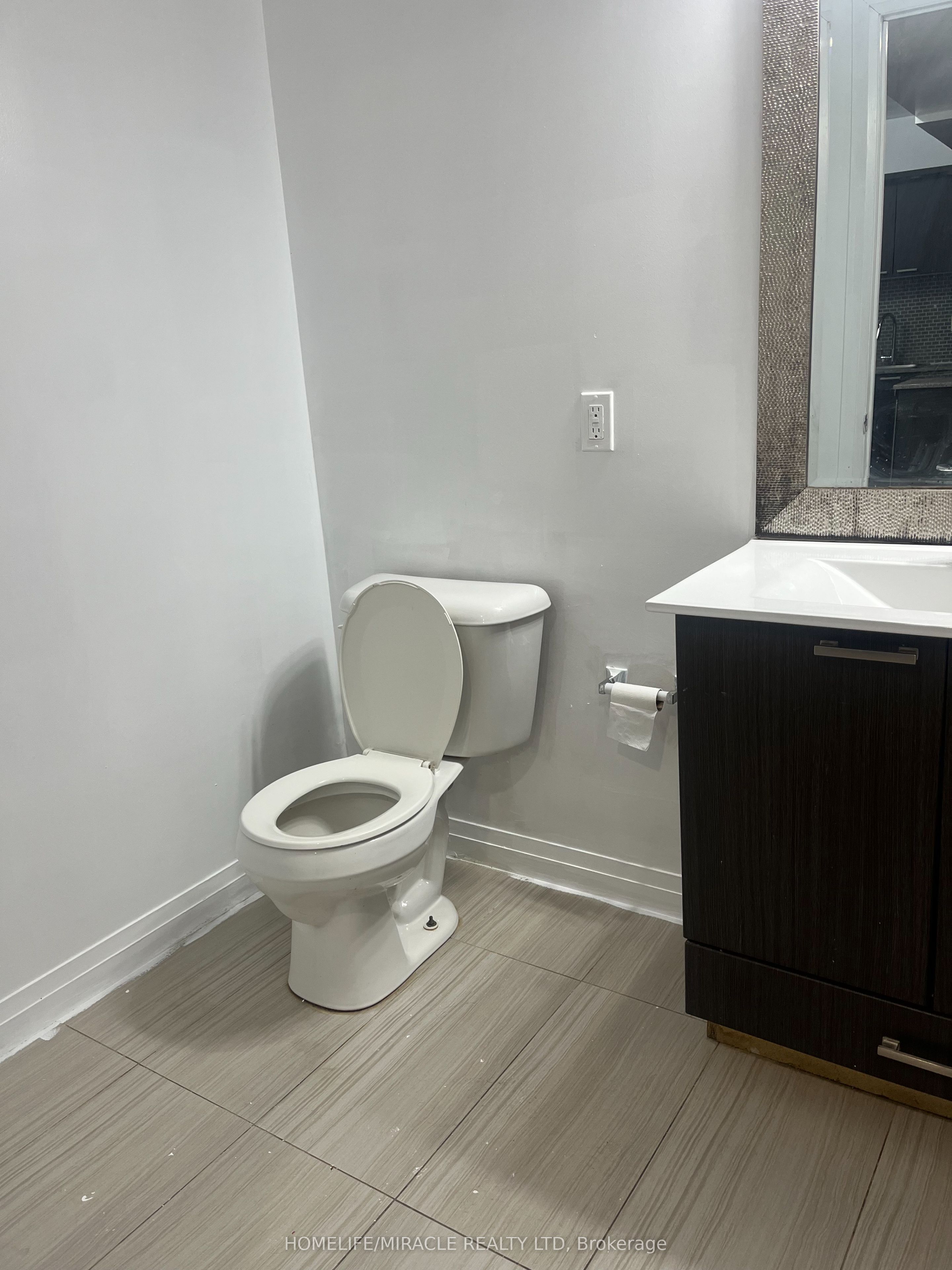#1105 - 2152 Lawrence Avenue Property Photo 17