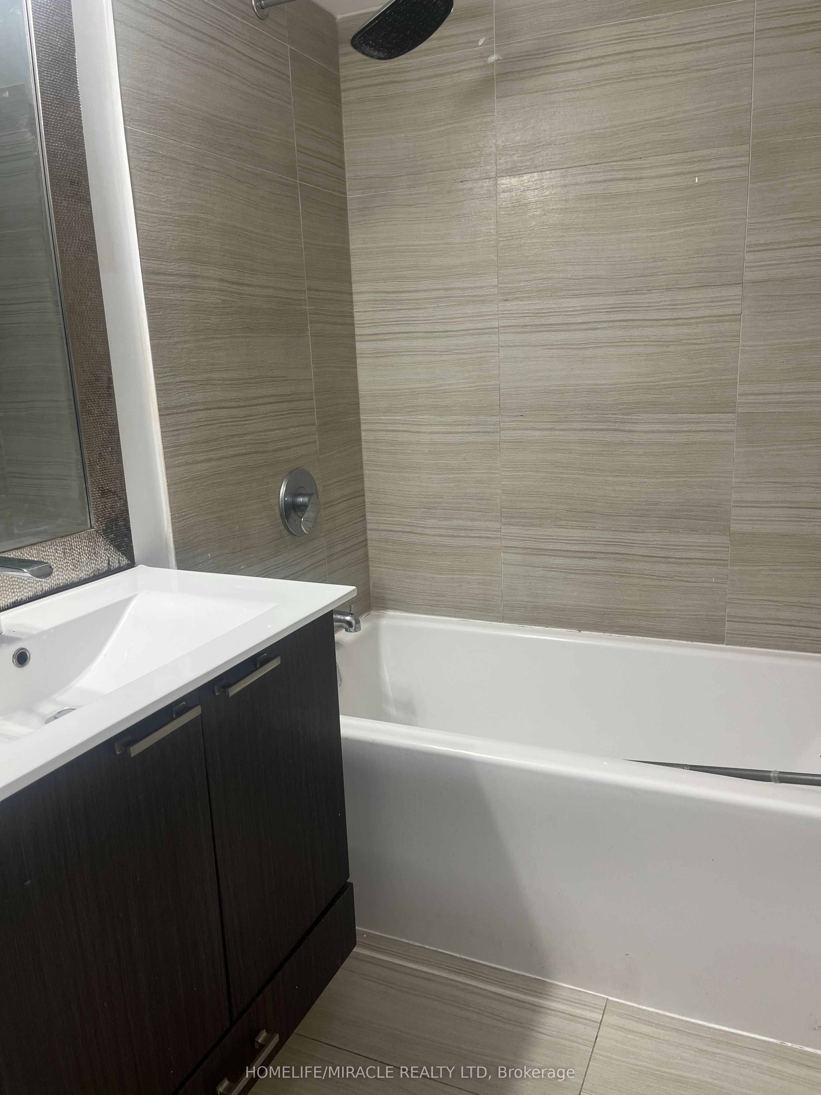 #1105 - 2152 Lawrence Avenue Property Photo 18