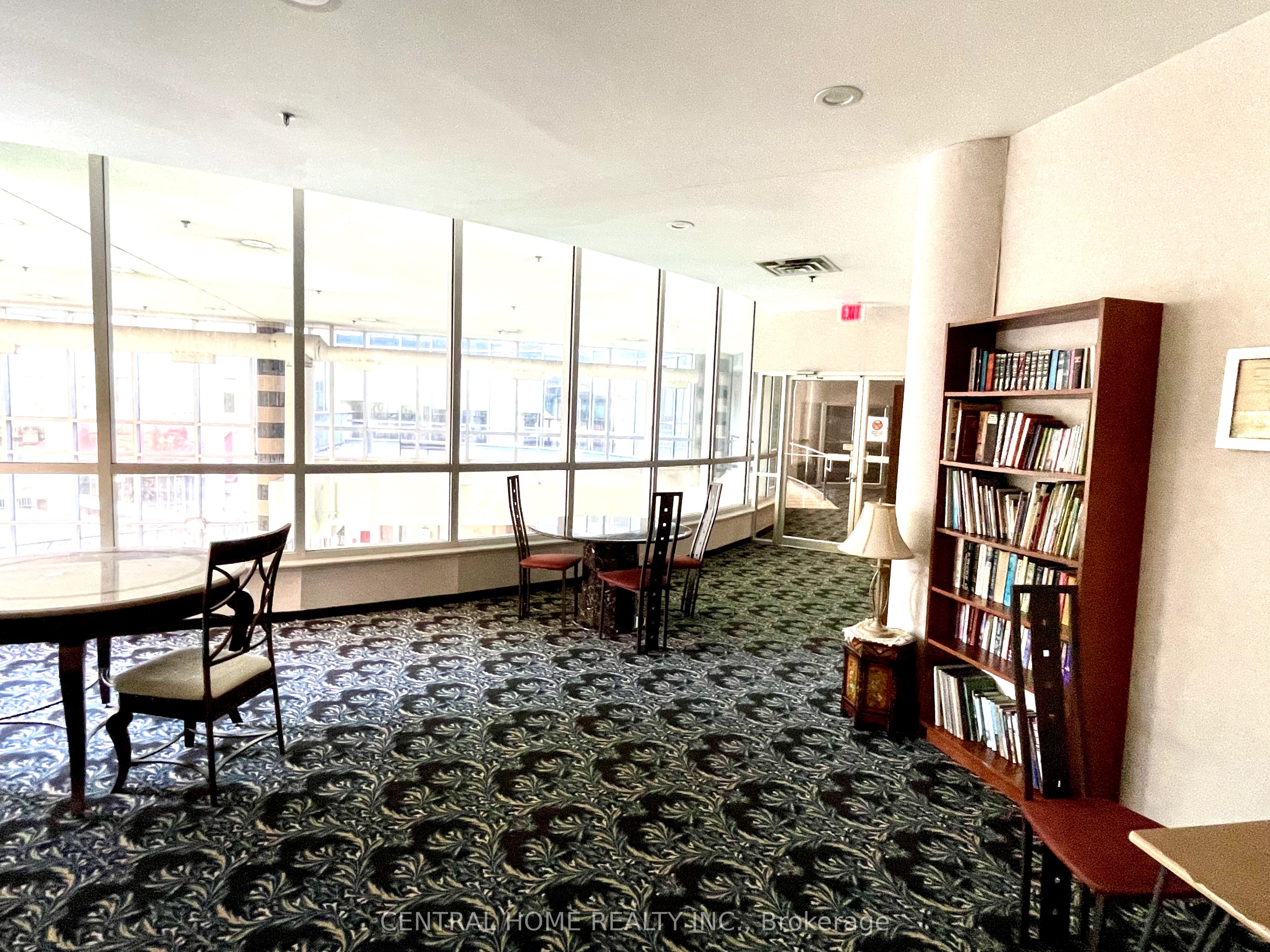 #309 - 2550 Lawrence Avenue Property Photo 13